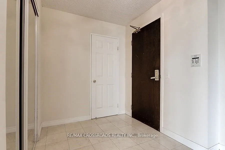 18 Parkview Avenue, #2106