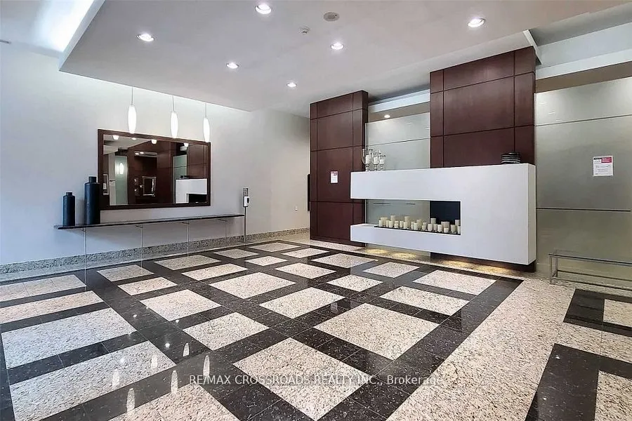 18 Parkview Avenue, #2106