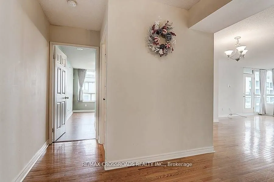 18 Parkview Avenue, #2106
