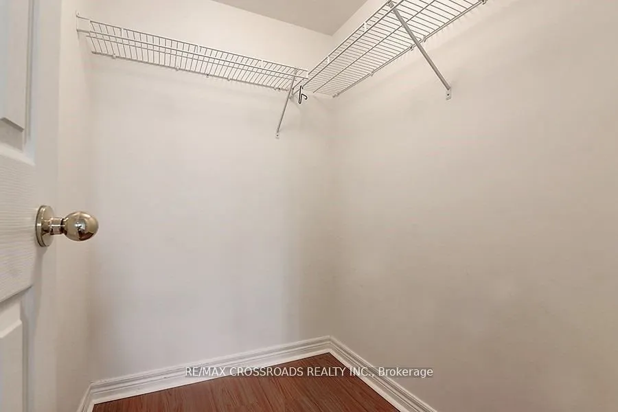 18 Parkview Avenue, #2106