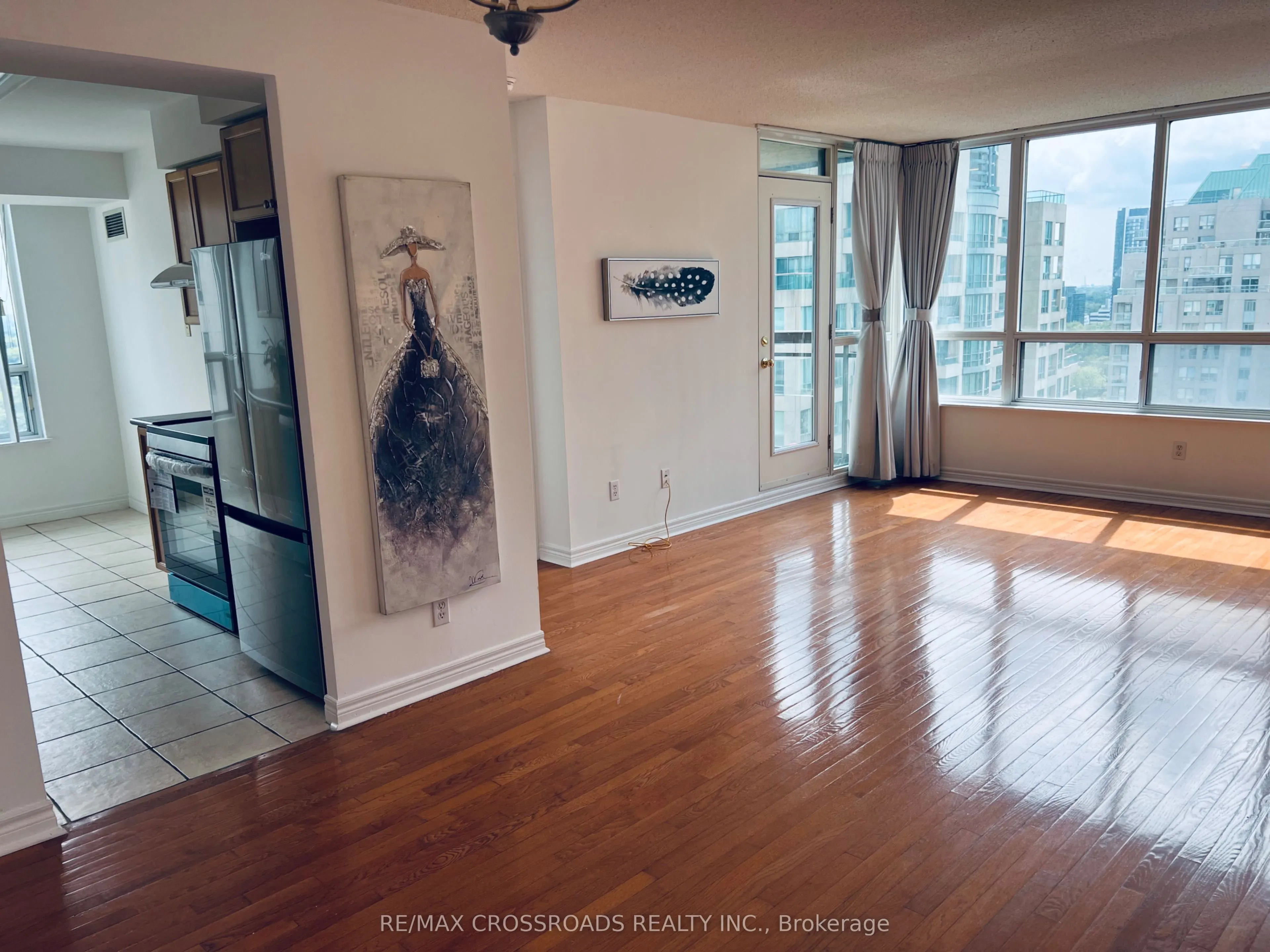 18 Parkview Avenue, #2106