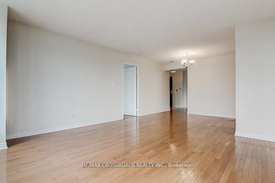 18 Parkview Avenue, #2106