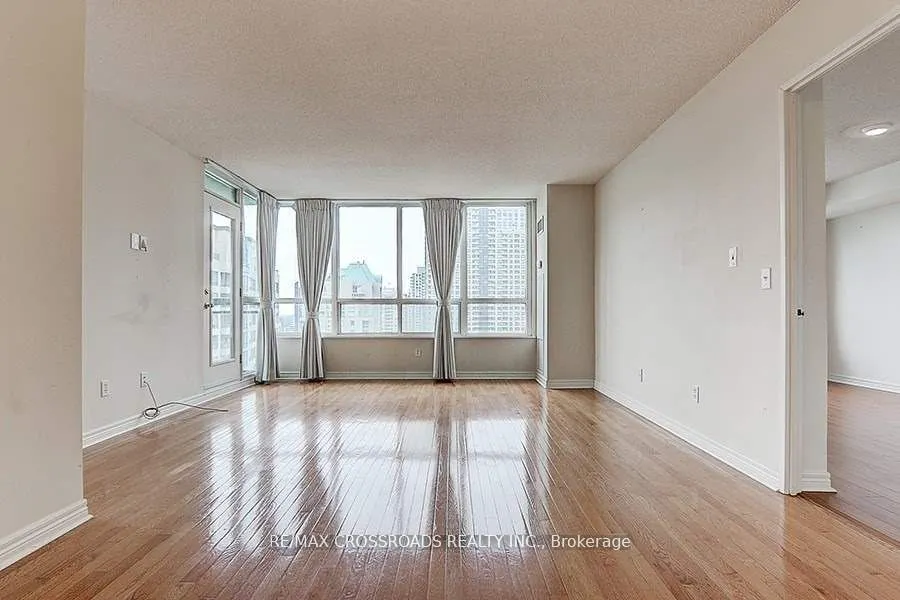 18 Parkview Avenue, #2106