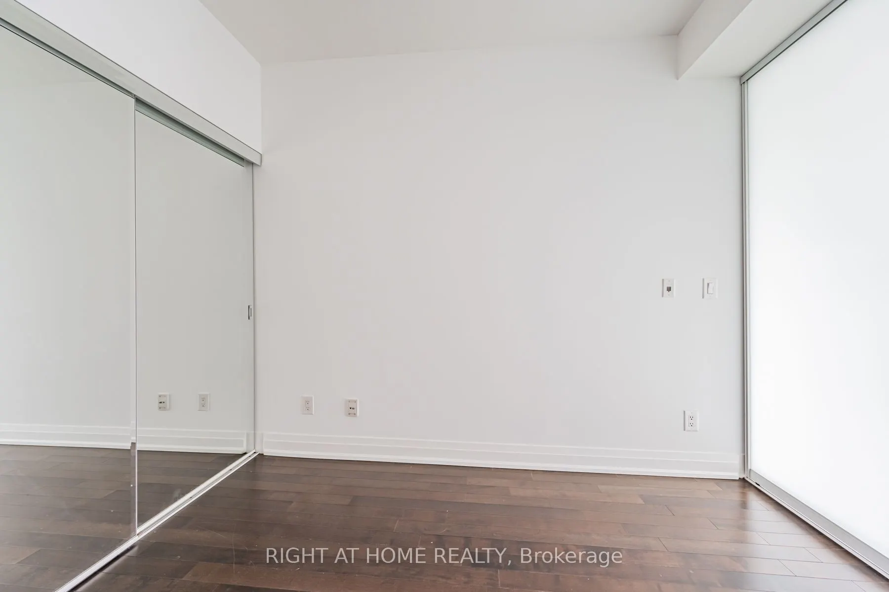 80 John Street, #3909