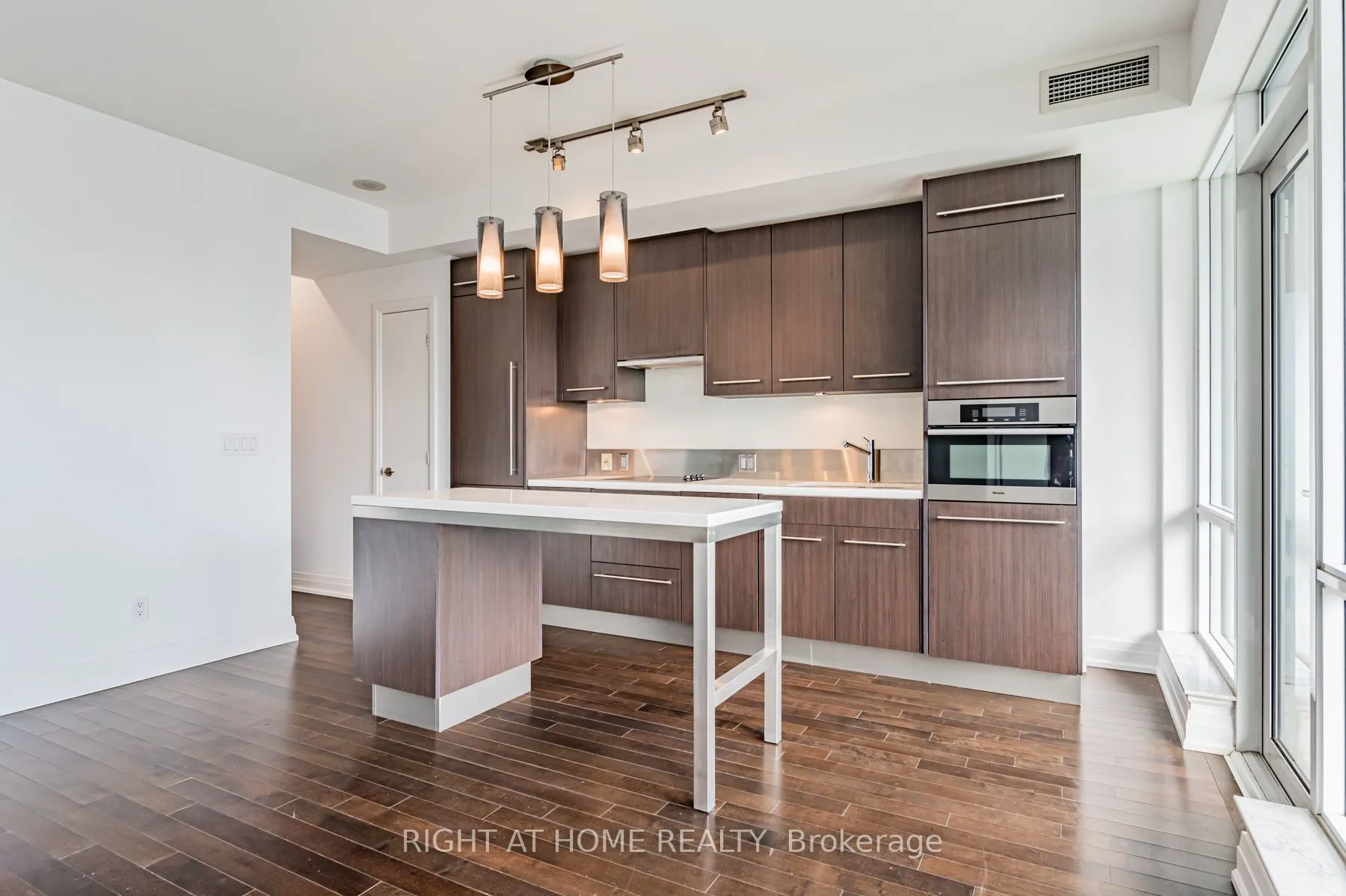 80 John Street, #3909