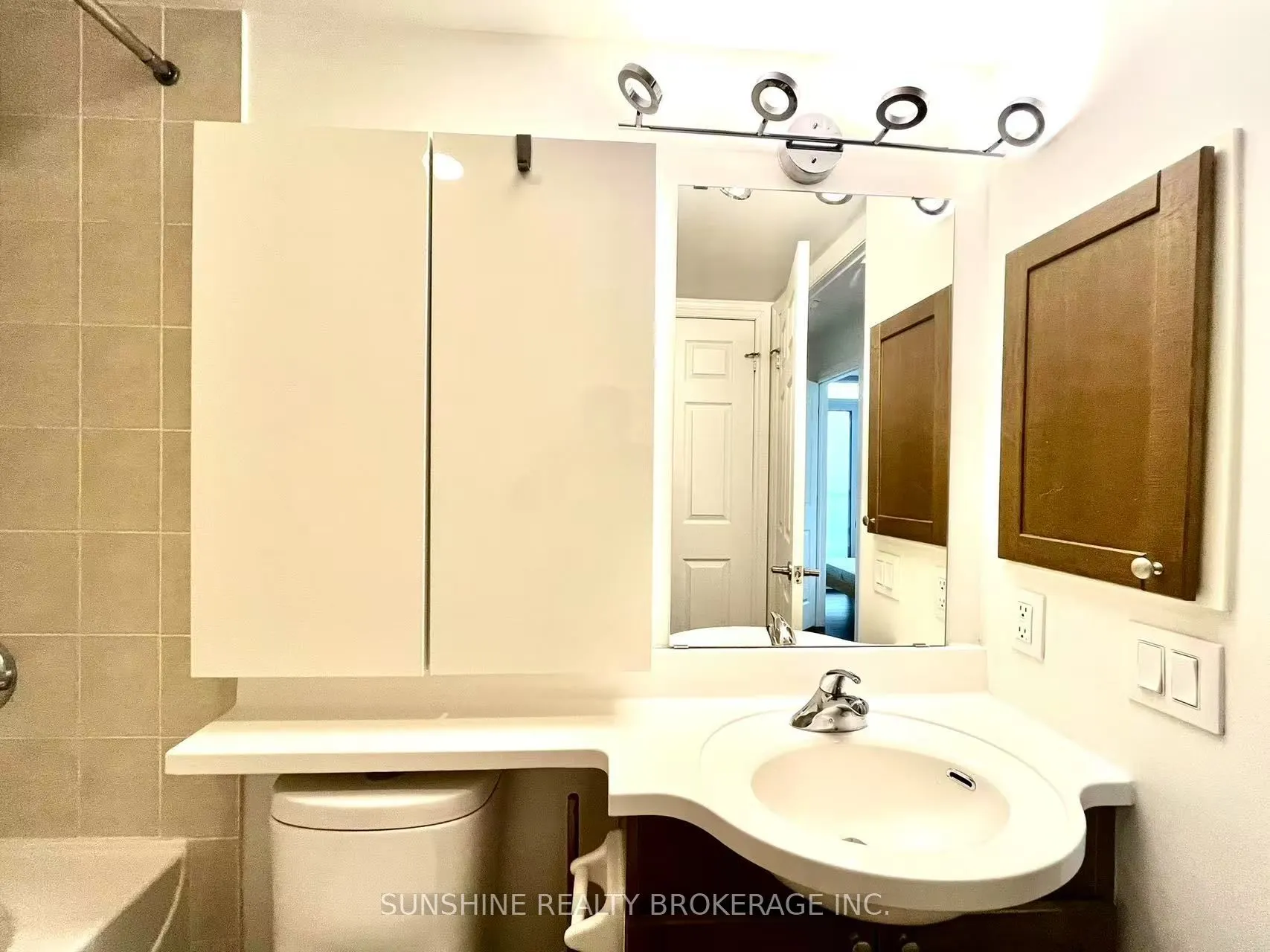 763 Bay Street, #3112