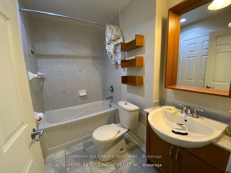 18 Holmes Avenue, #707