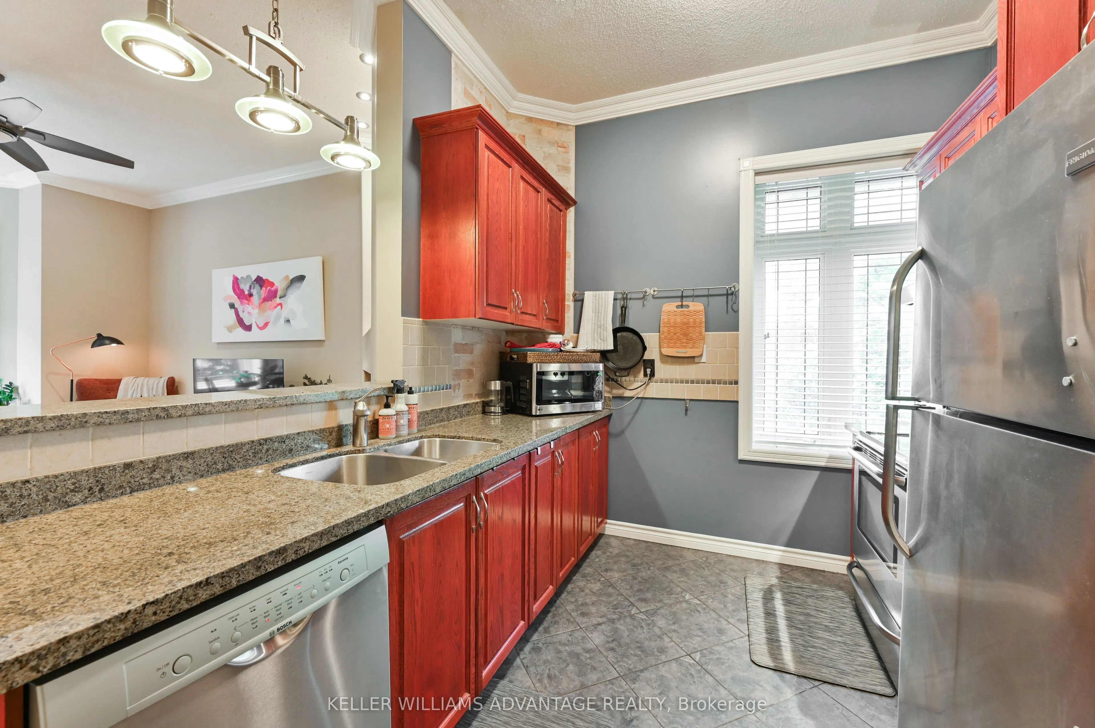 43 Huntley Street, #2