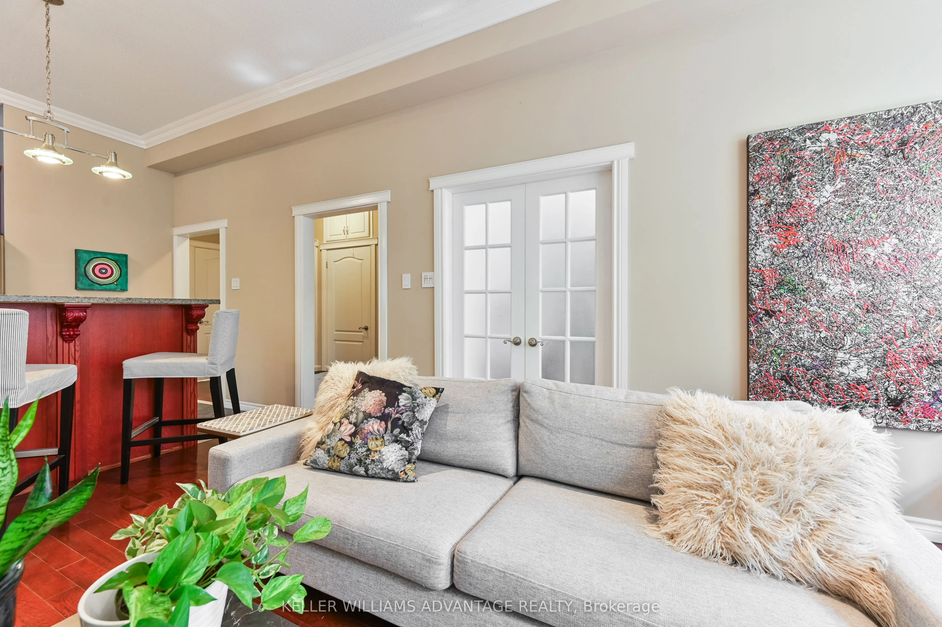 43 Huntley Street, #2