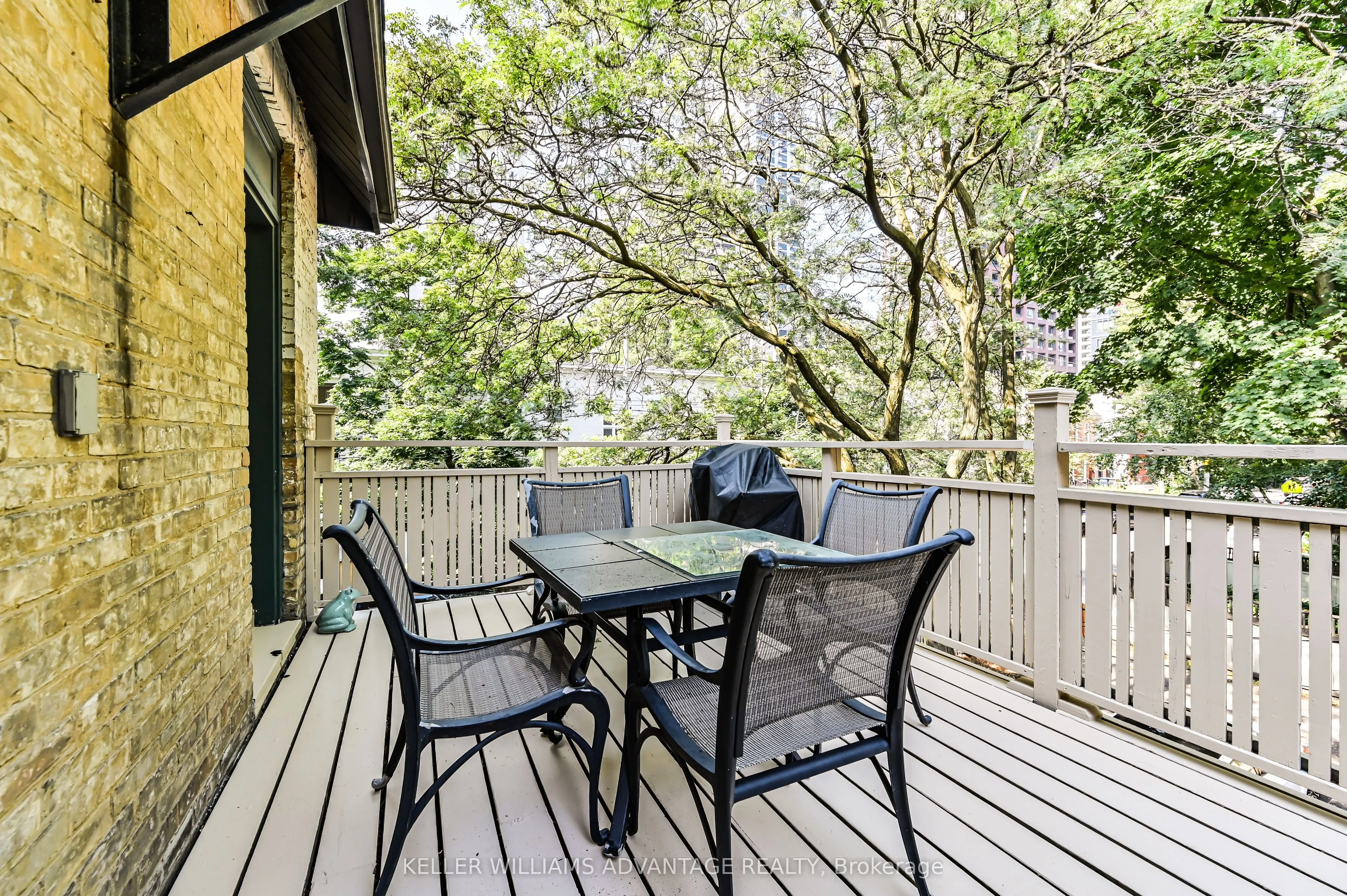 43 Huntley Street, #2