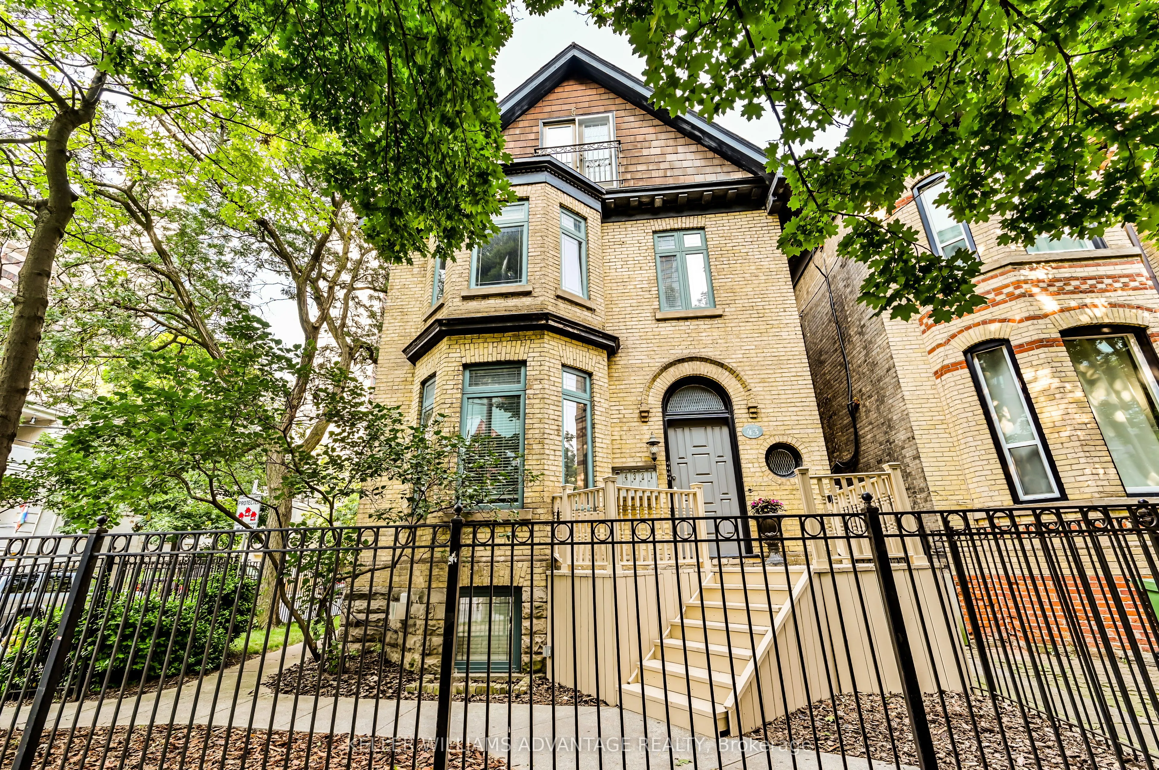 43 Huntley Street, #2