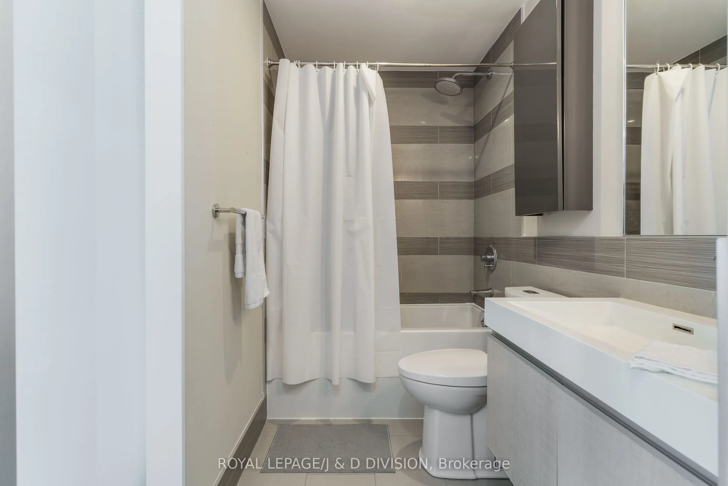 390 Cherry Street, #3105