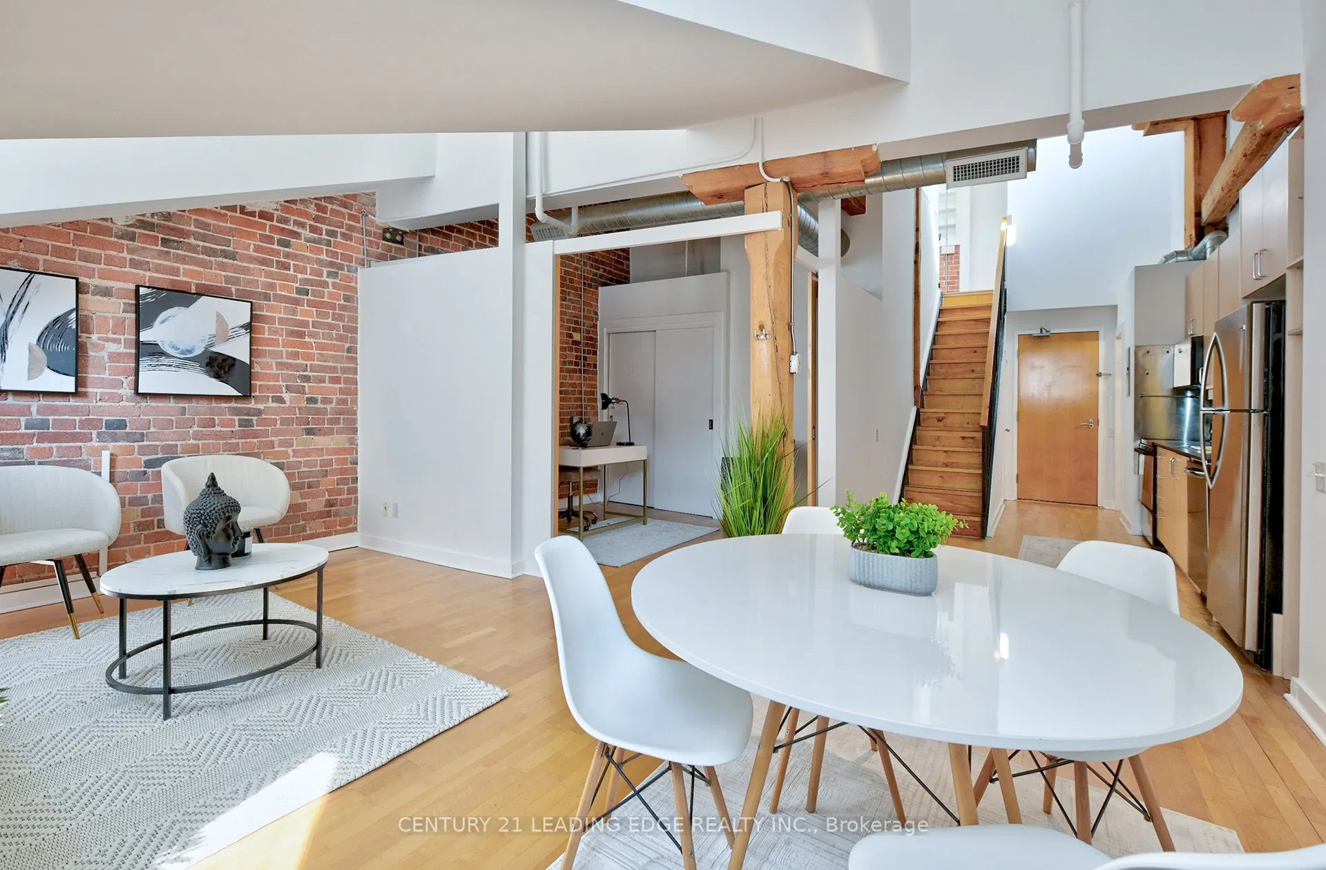 81a Front Street, #418