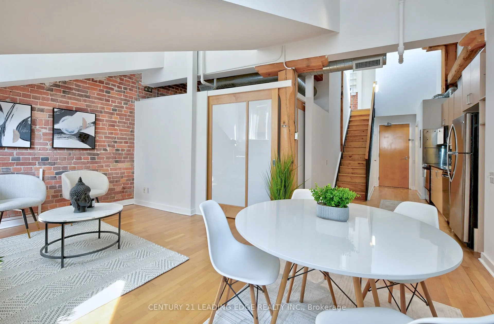 81a Front Street, #418