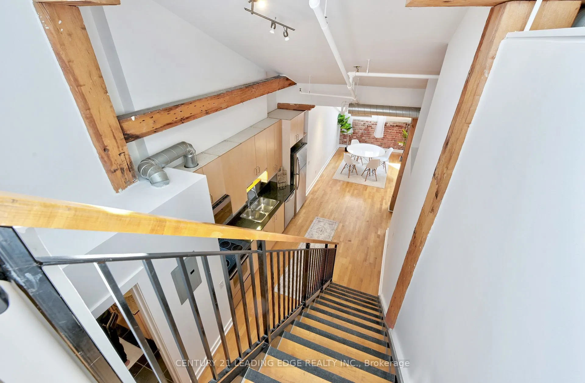 81a Front Street, #418