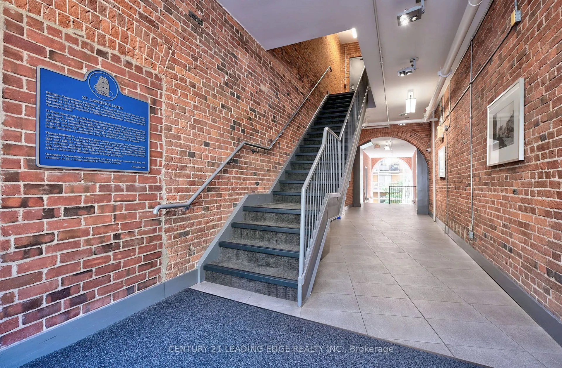 81a Front Street, #418