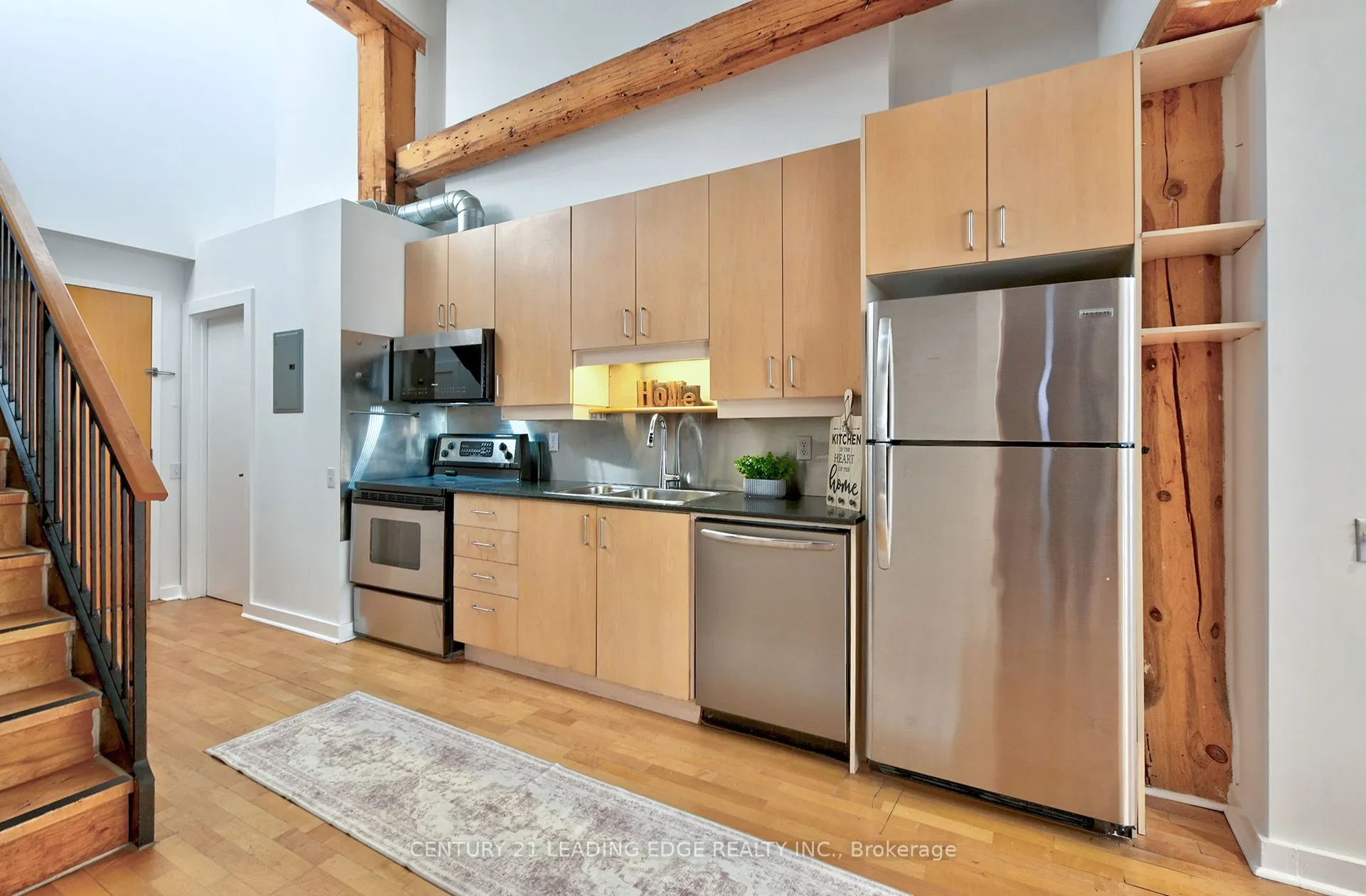 81a Front Street, #418
