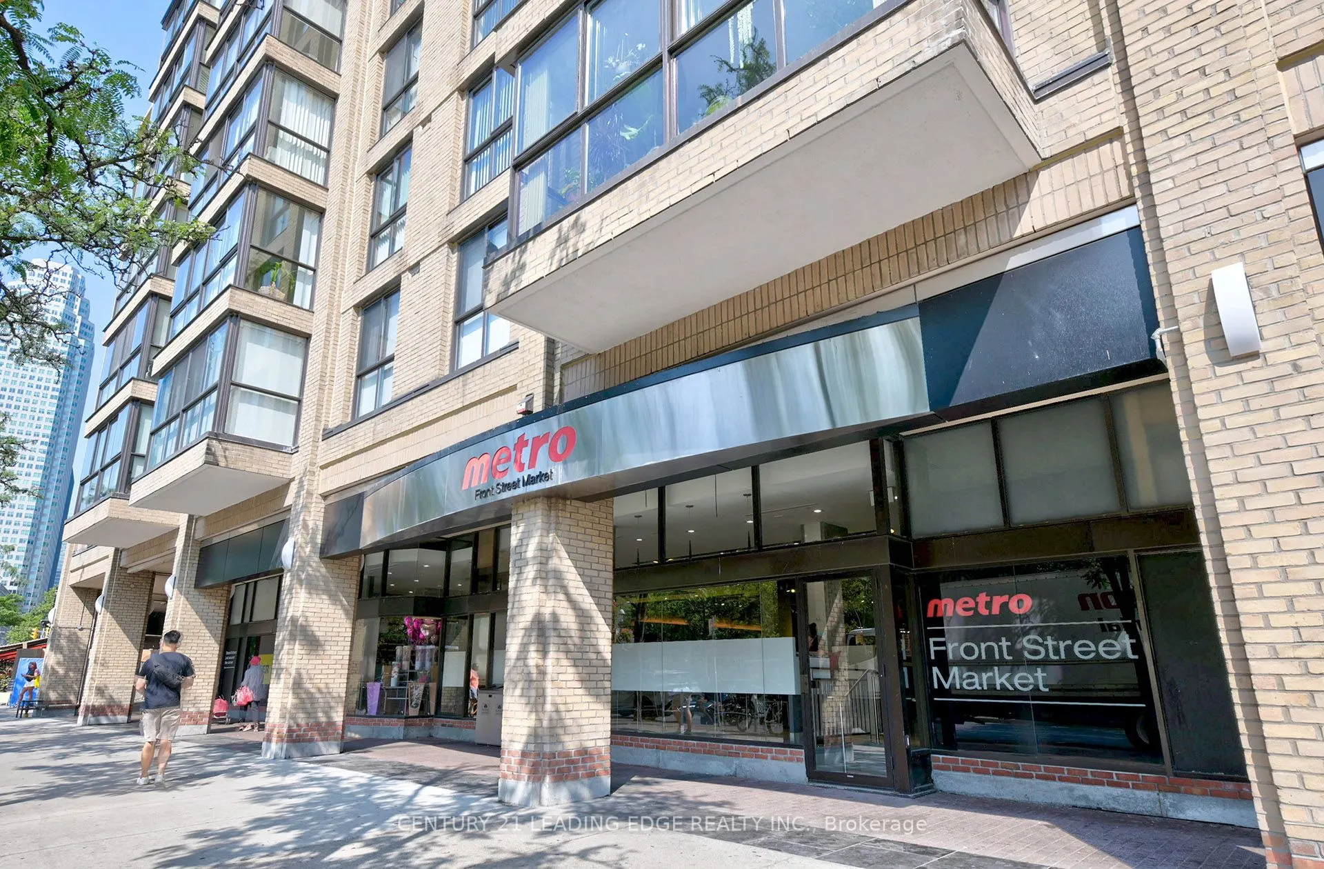 81a Front Street, #418