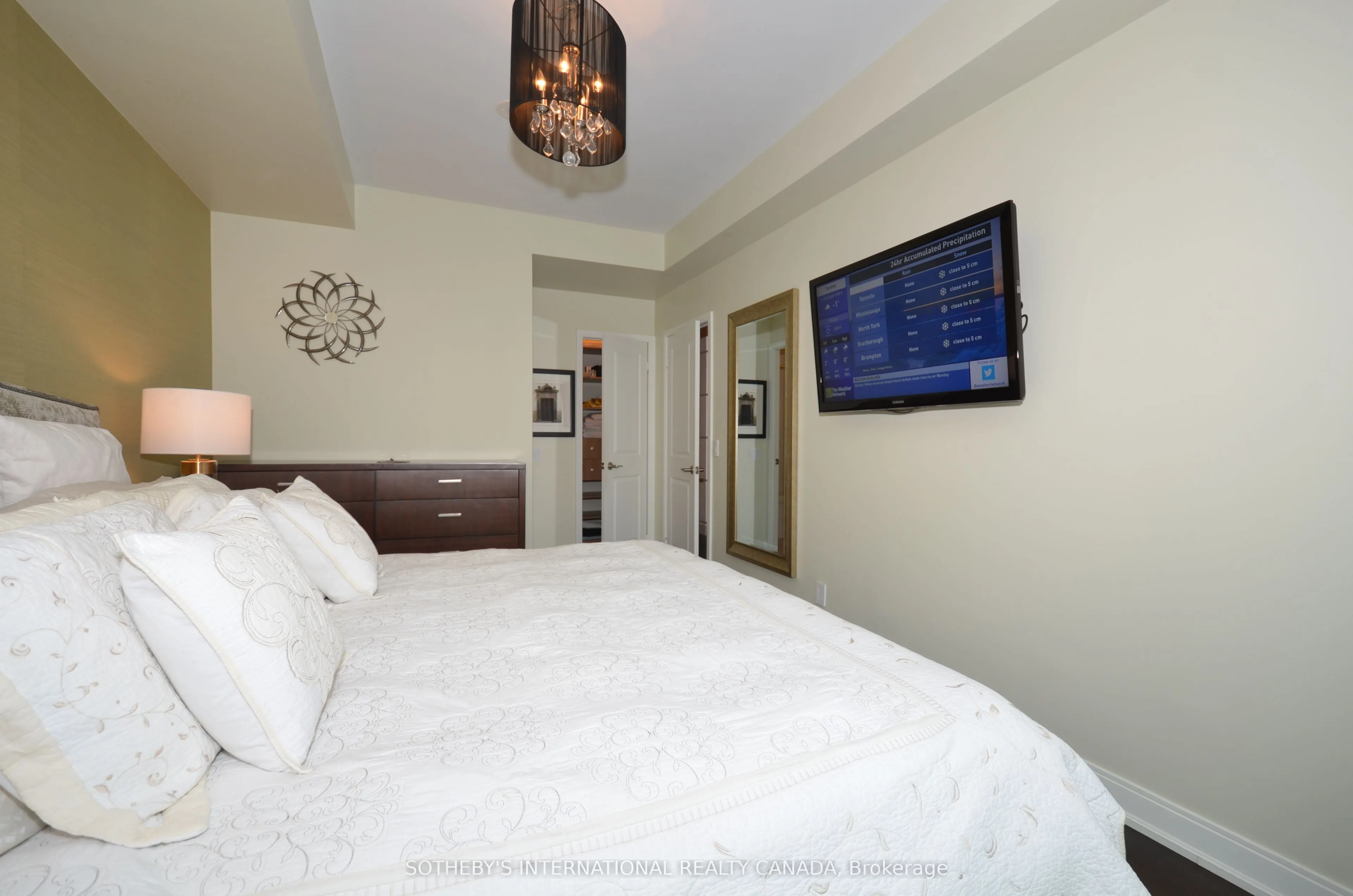88 Broadway Avenue, #409