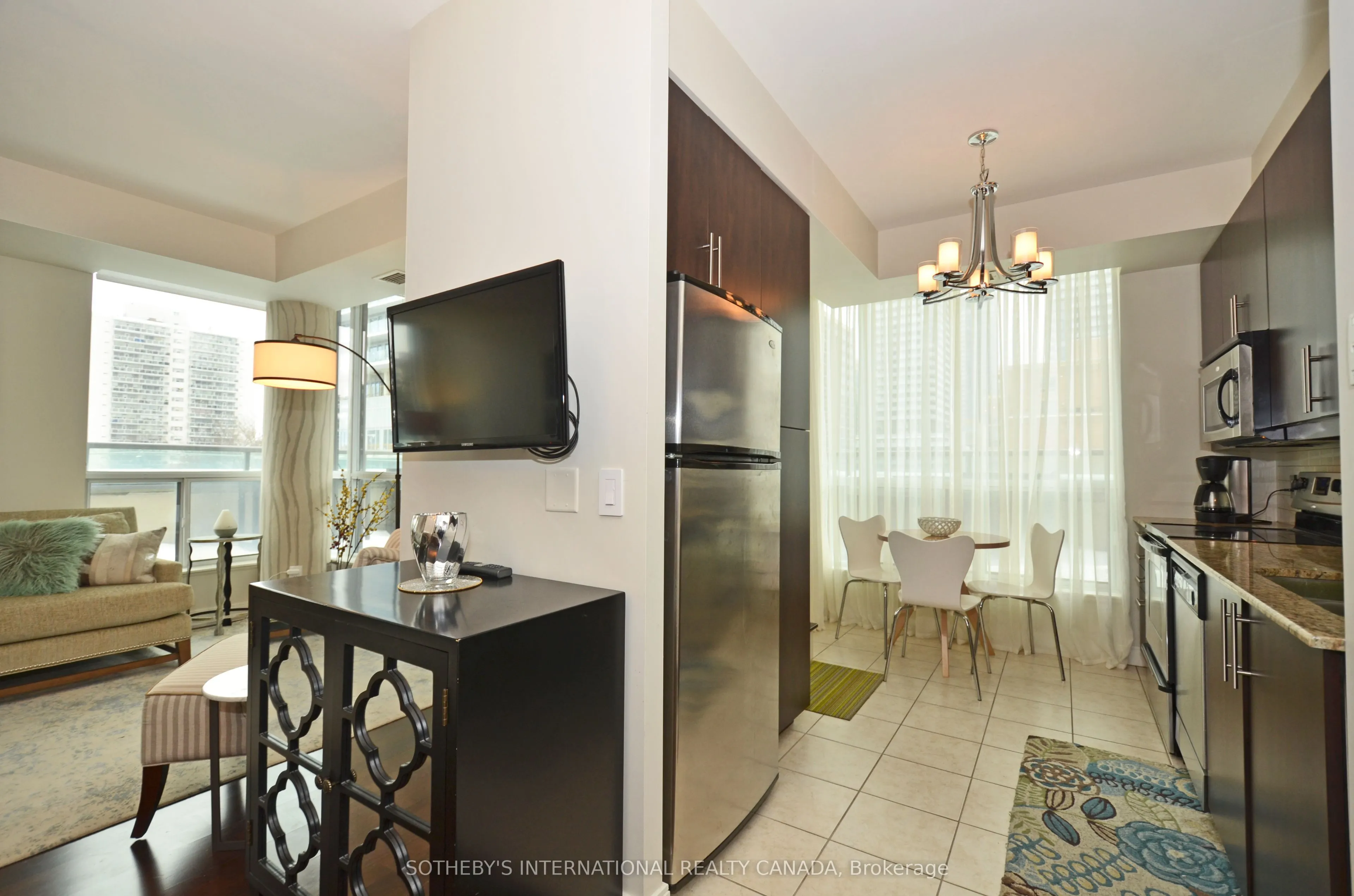 88 Broadway Avenue, #409