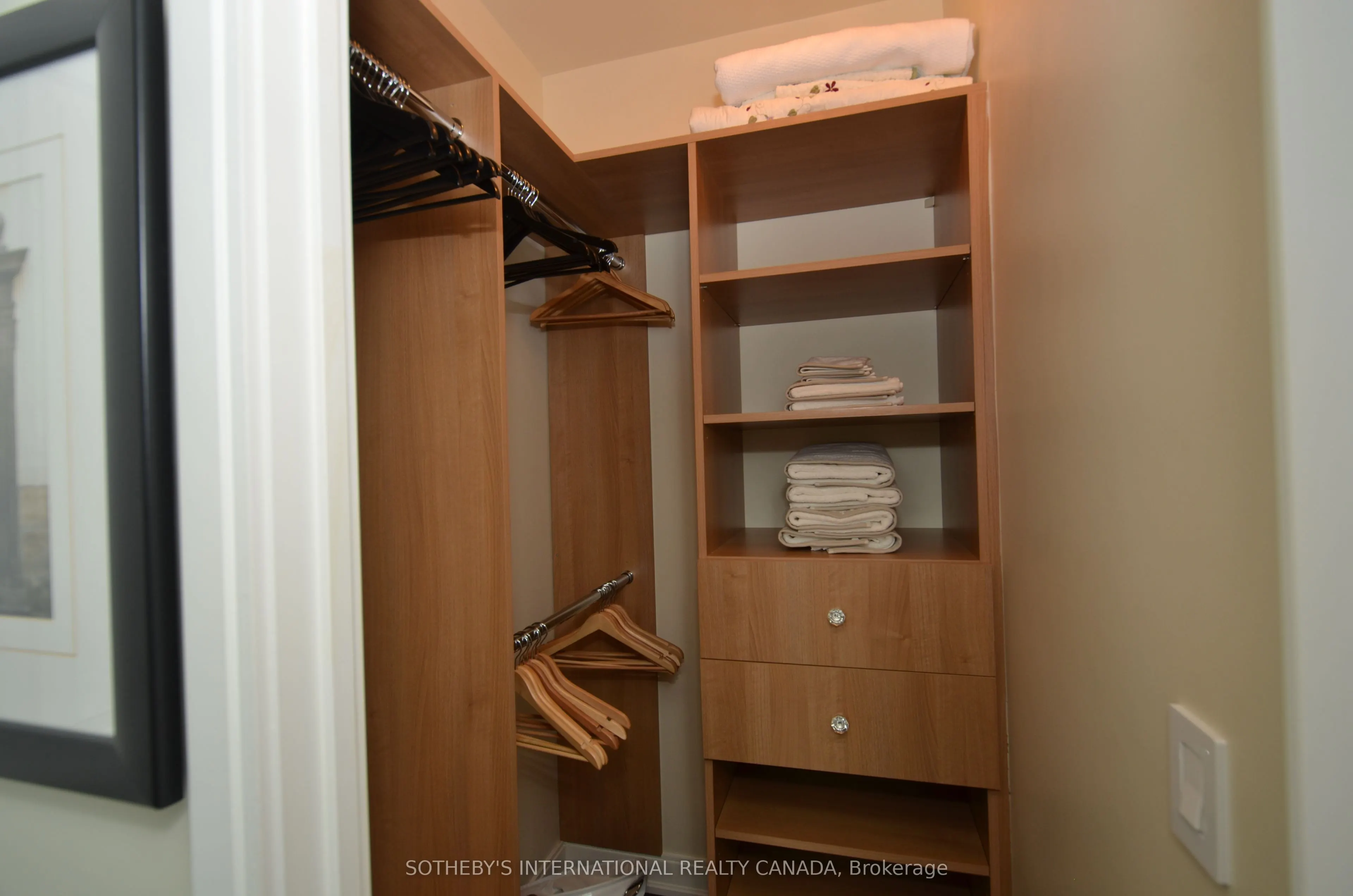 88 Broadway Avenue, #409