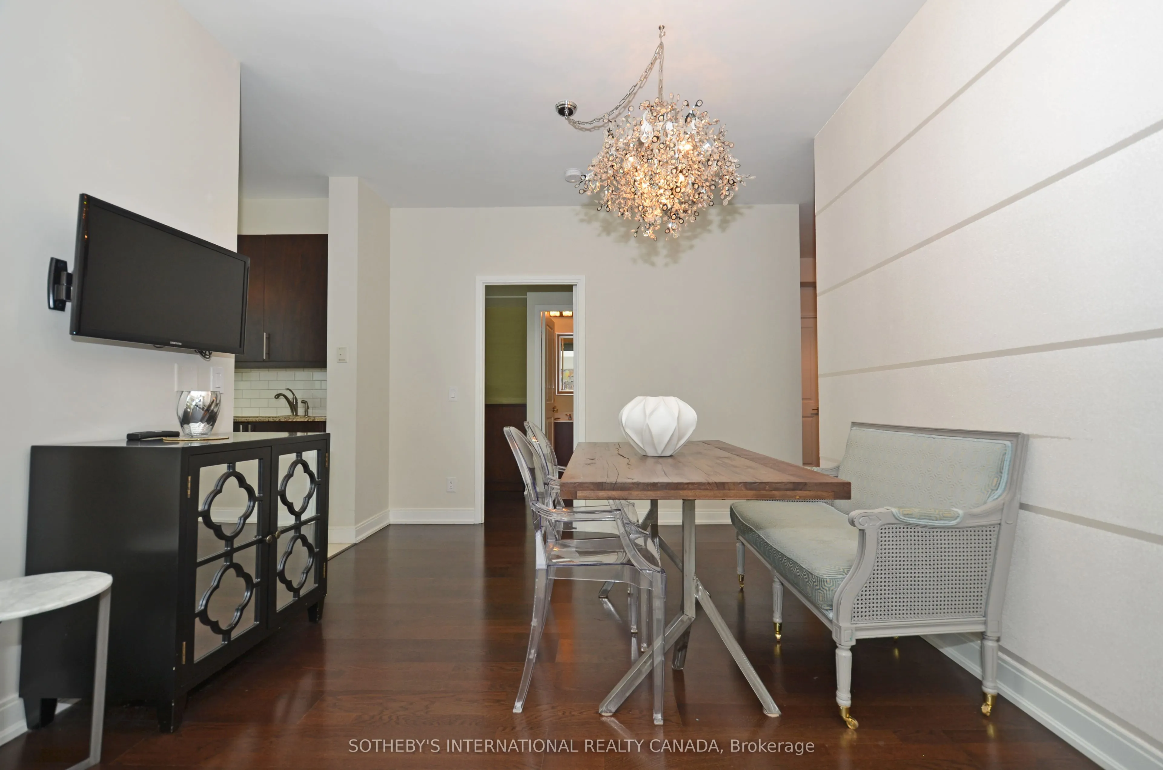 88 Broadway Avenue, #409