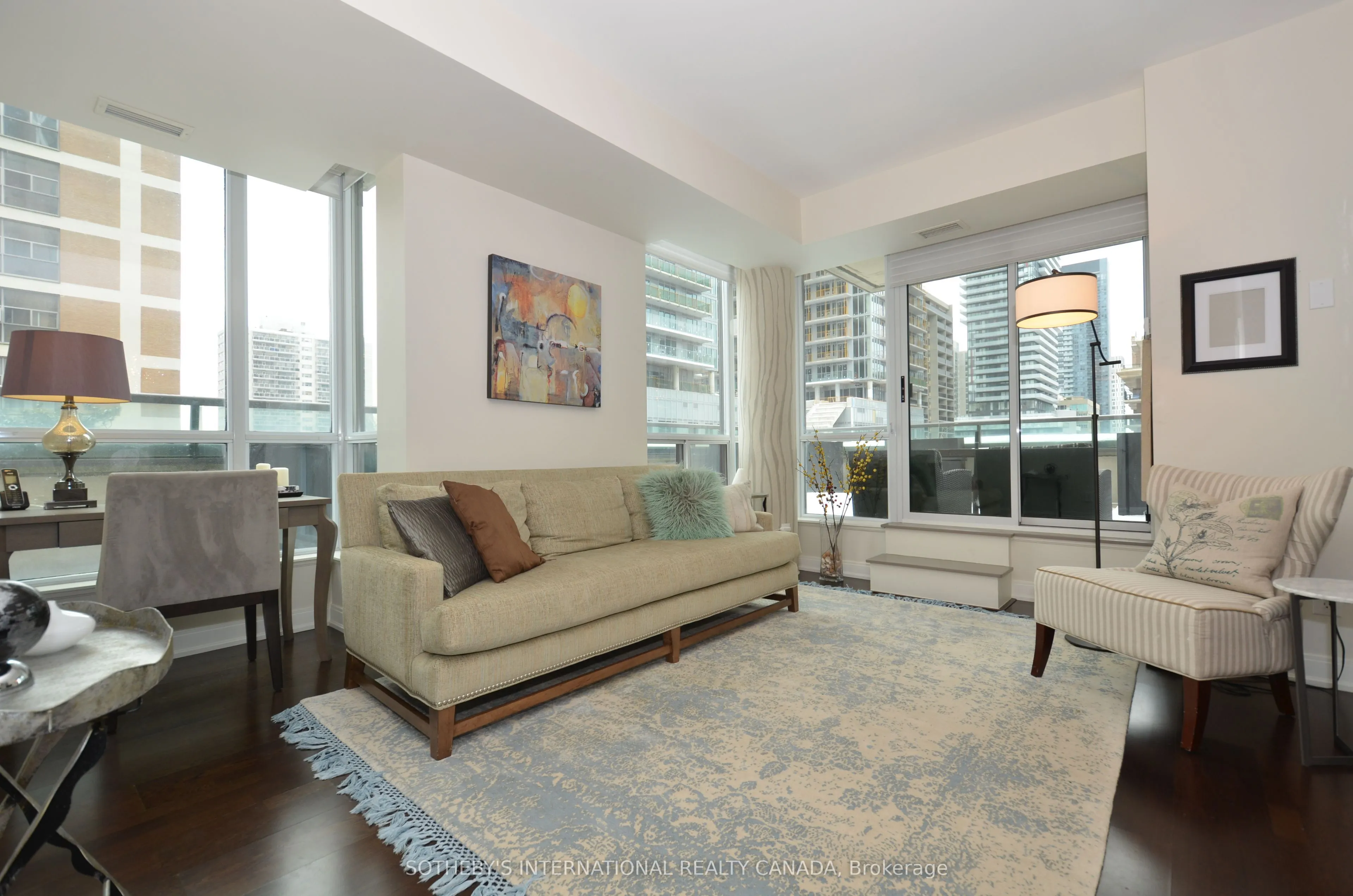 88 Broadway Avenue, #409