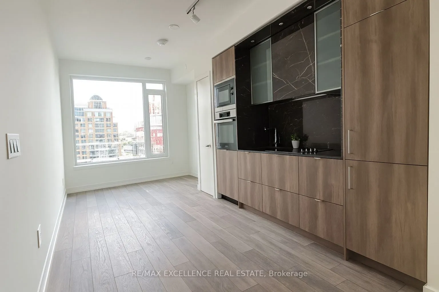 11 Yorkville Avenue, #1114