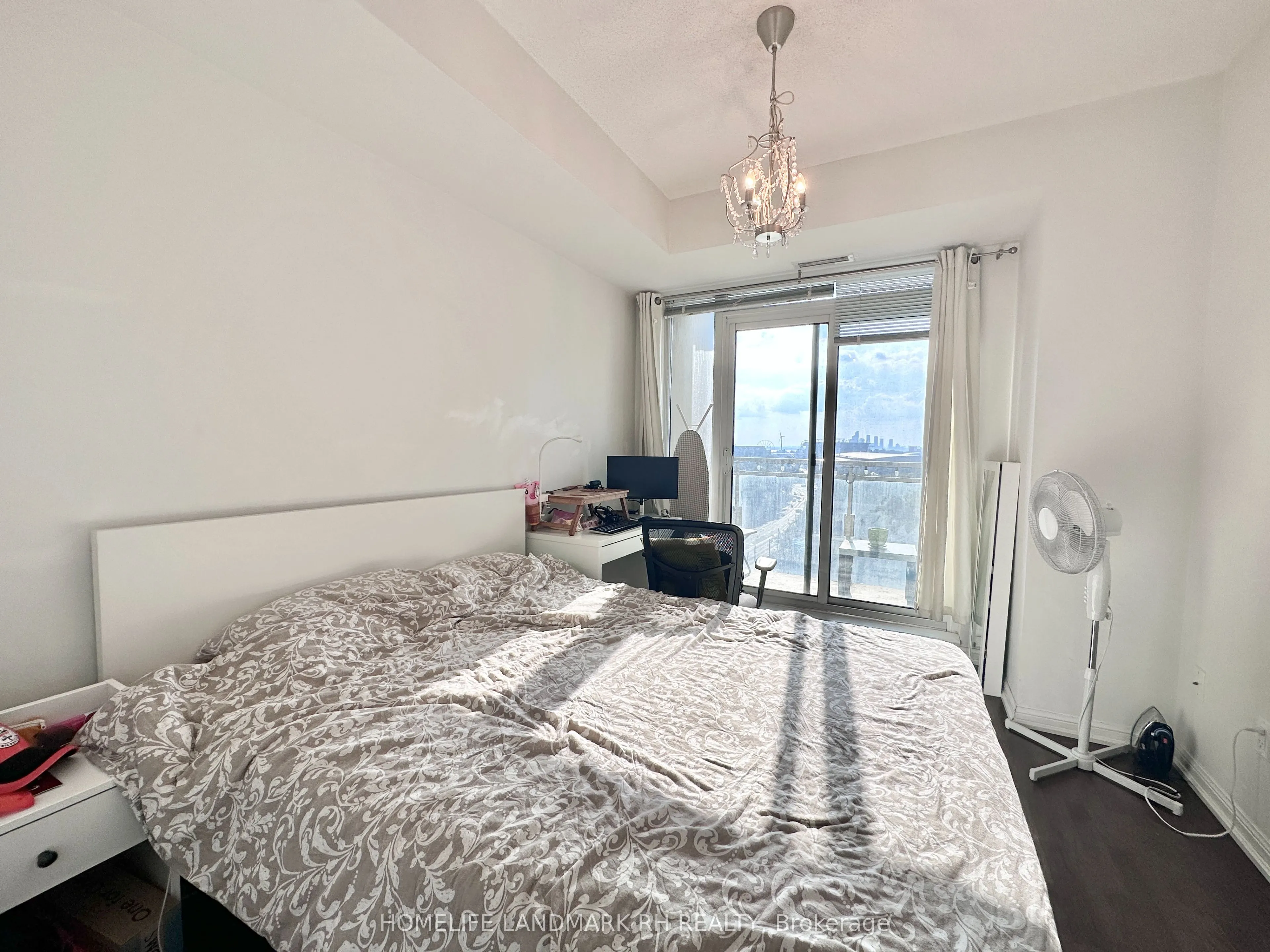 628 Fleet Street, #1115