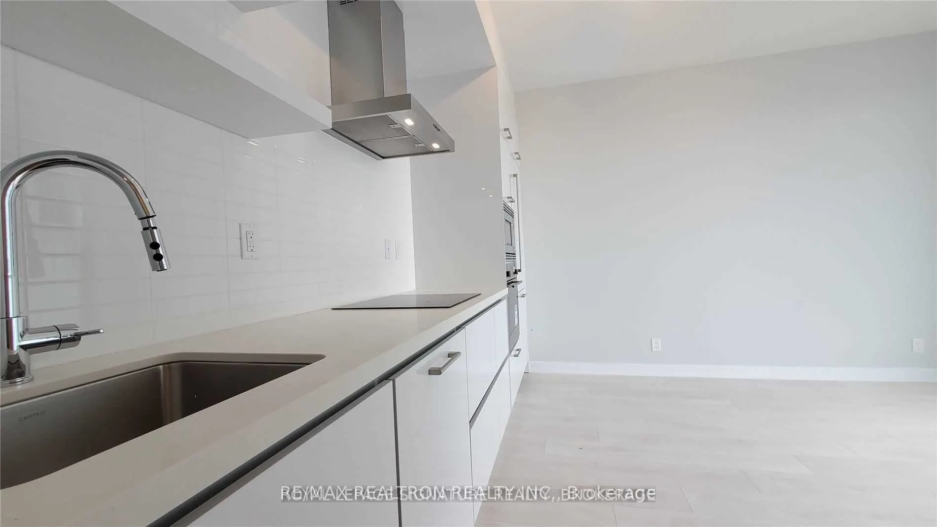 2221 Yonge Street, #3007