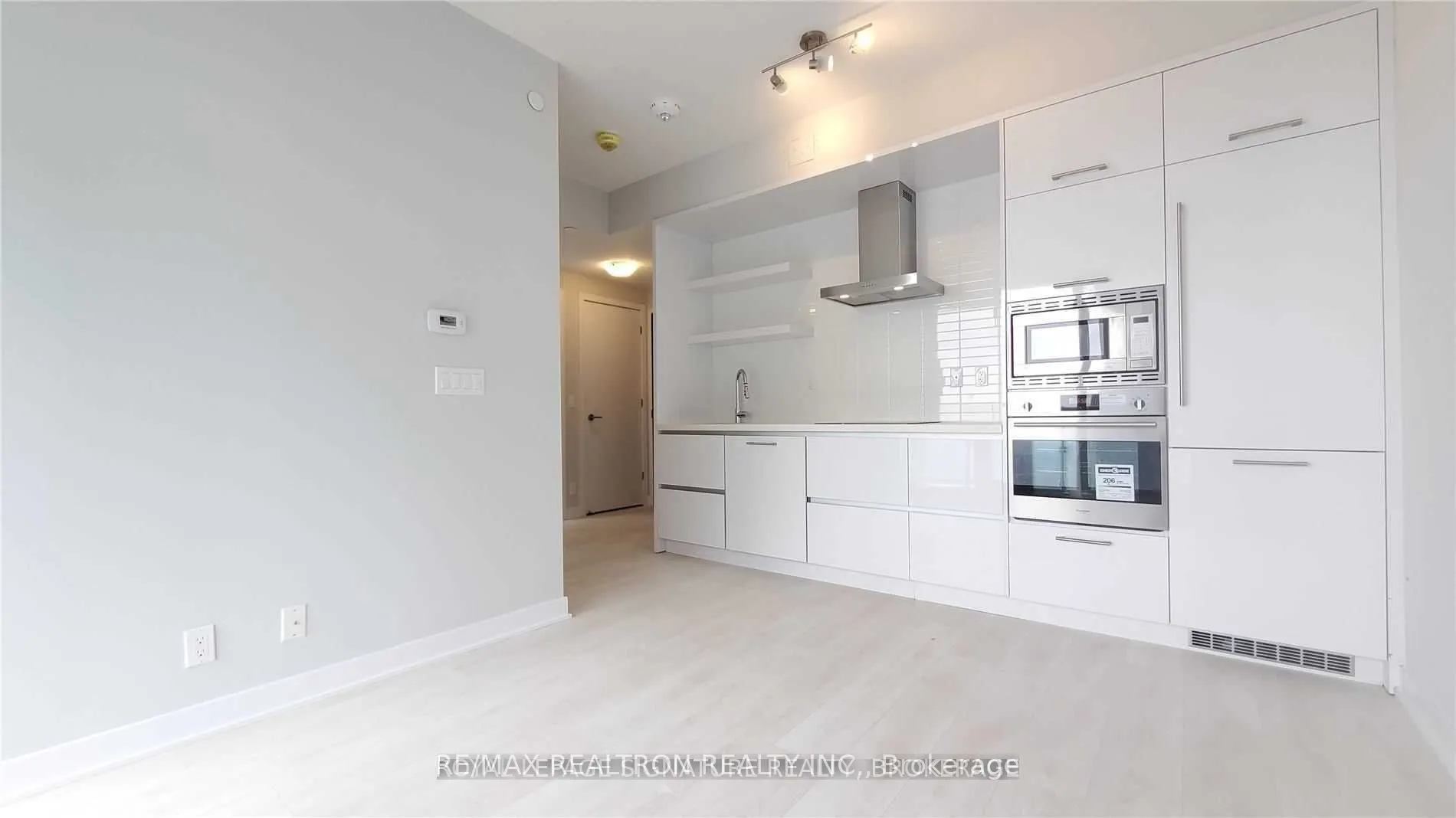 2221 Yonge Street, #3007