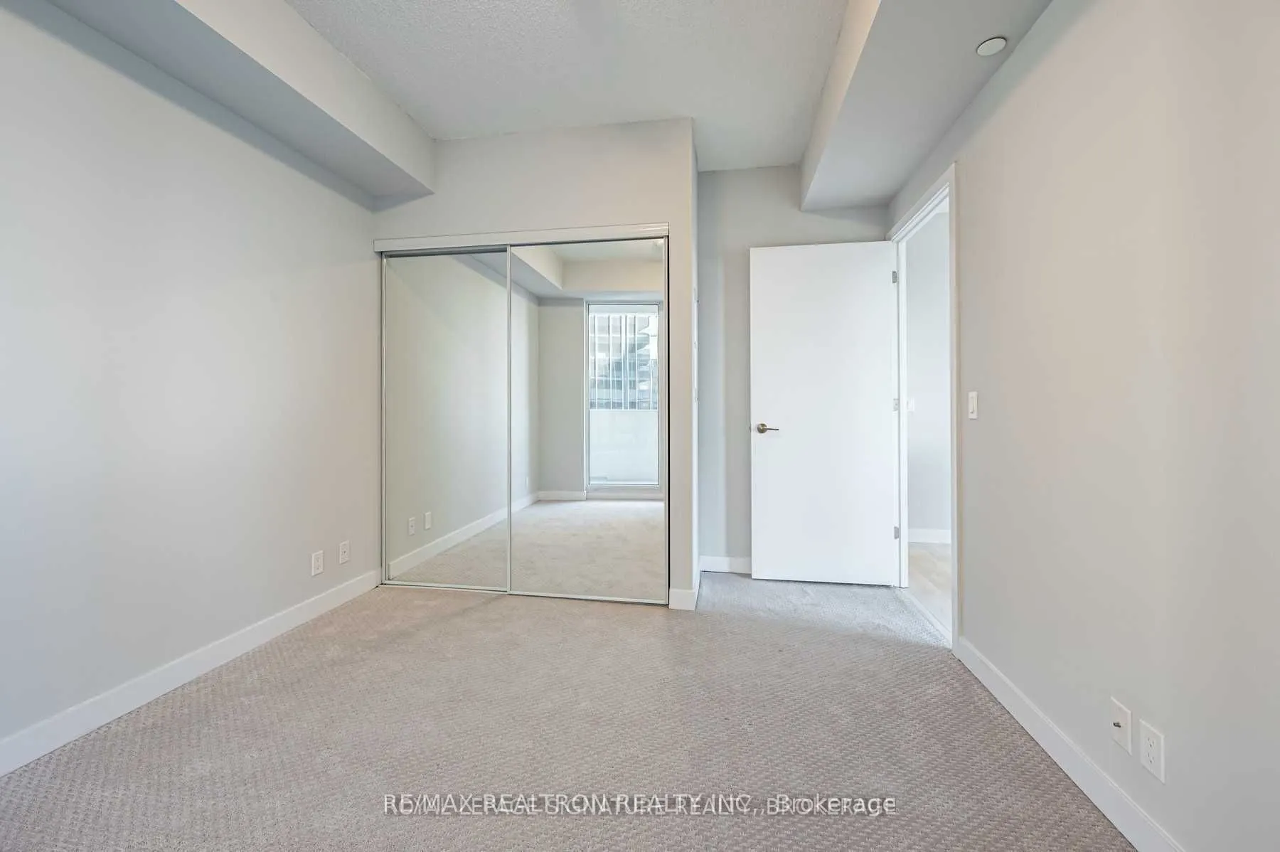 2221 Yonge Street, #3007