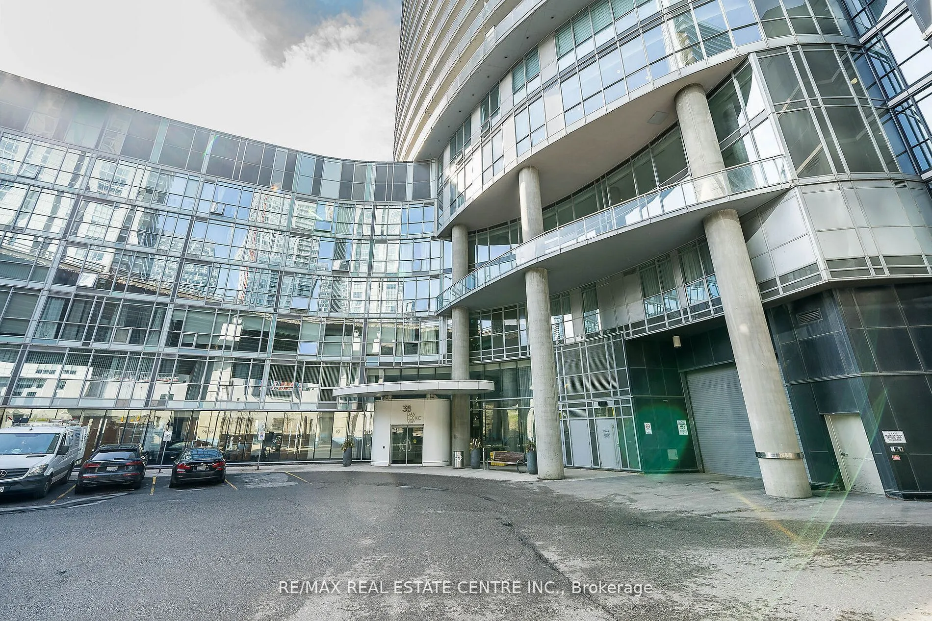 38 Dan Leckie Way, #233