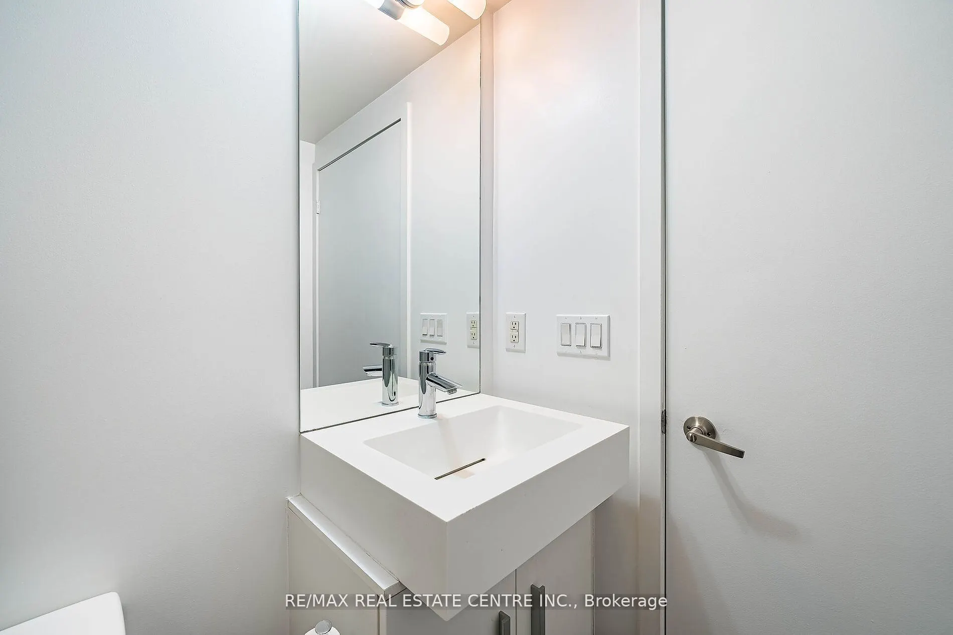 38 Dan Leckie Way, #233