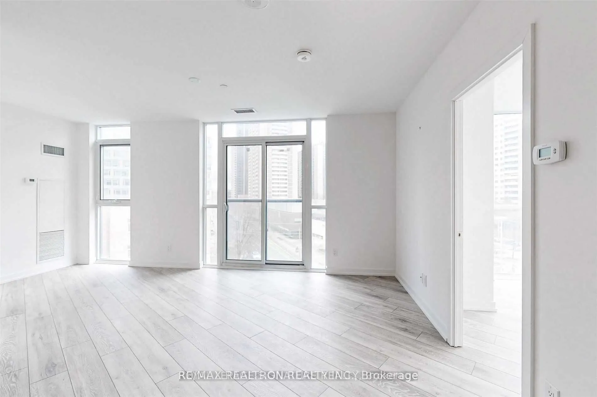 159 Wellesley Street E, #407