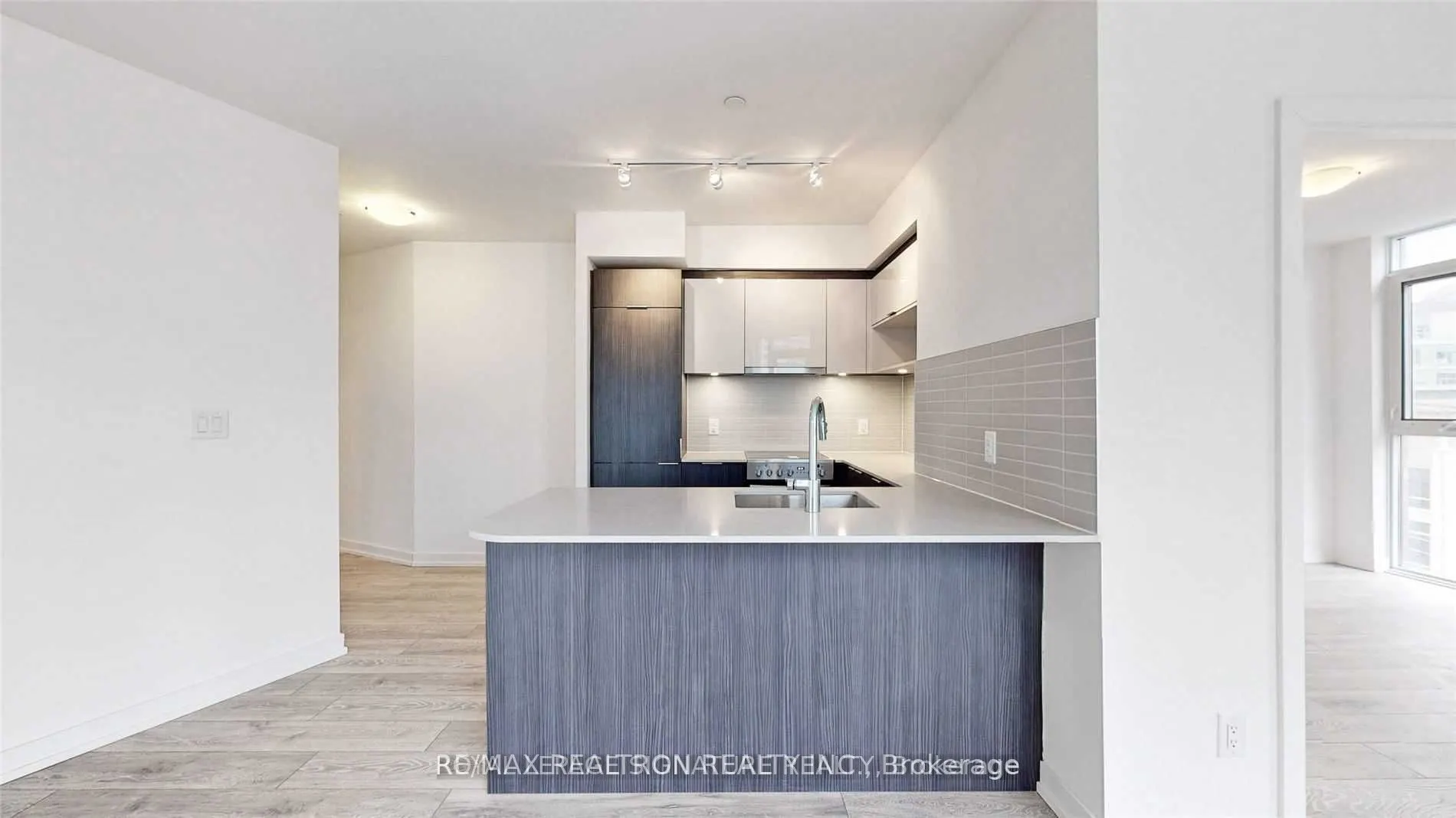 159 Wellesley Street E, #407