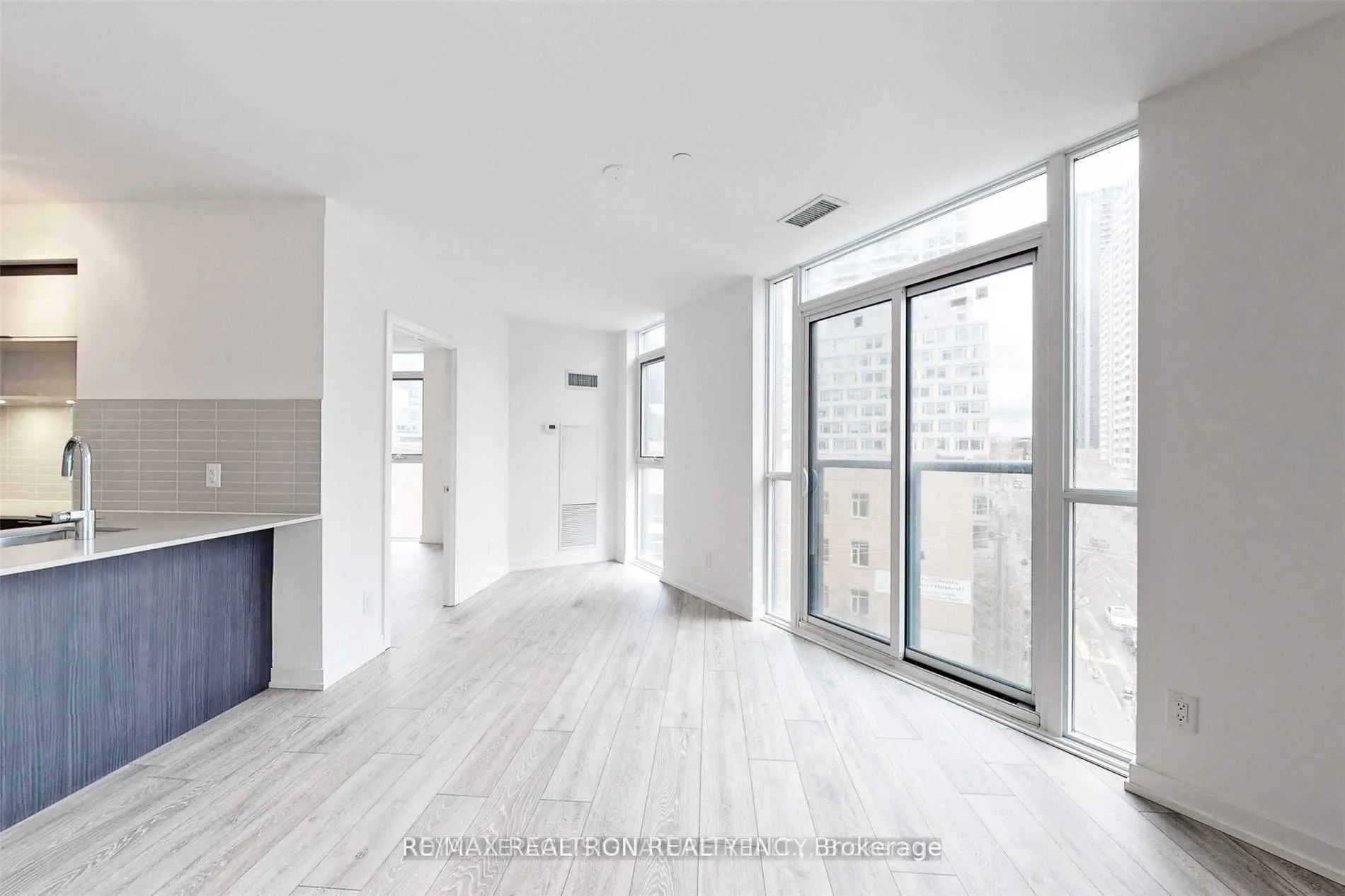 159 Wellesley Street E, #407
