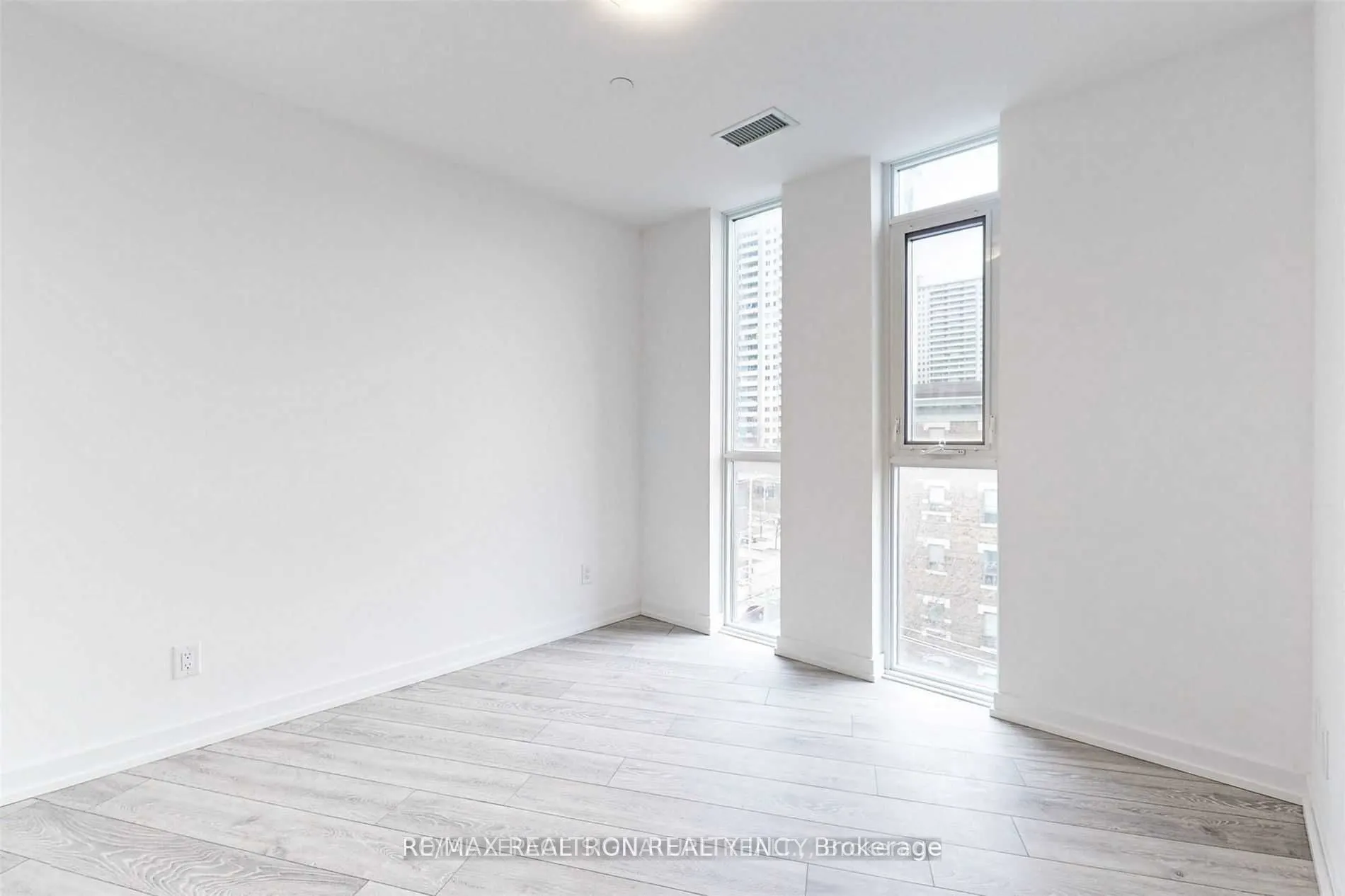 159 Wellesley Street E, #407