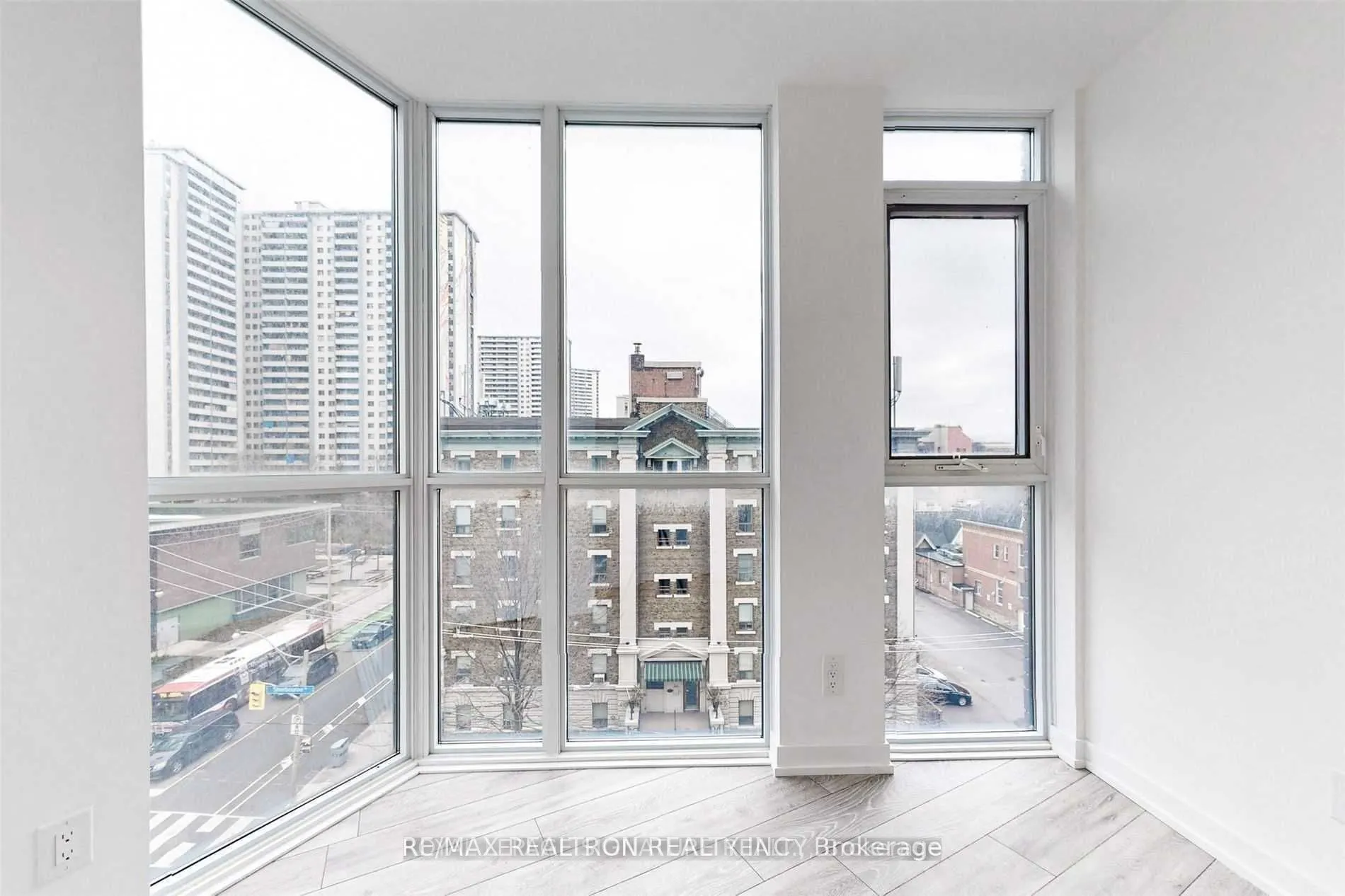 159 Wellesley Street E, #407