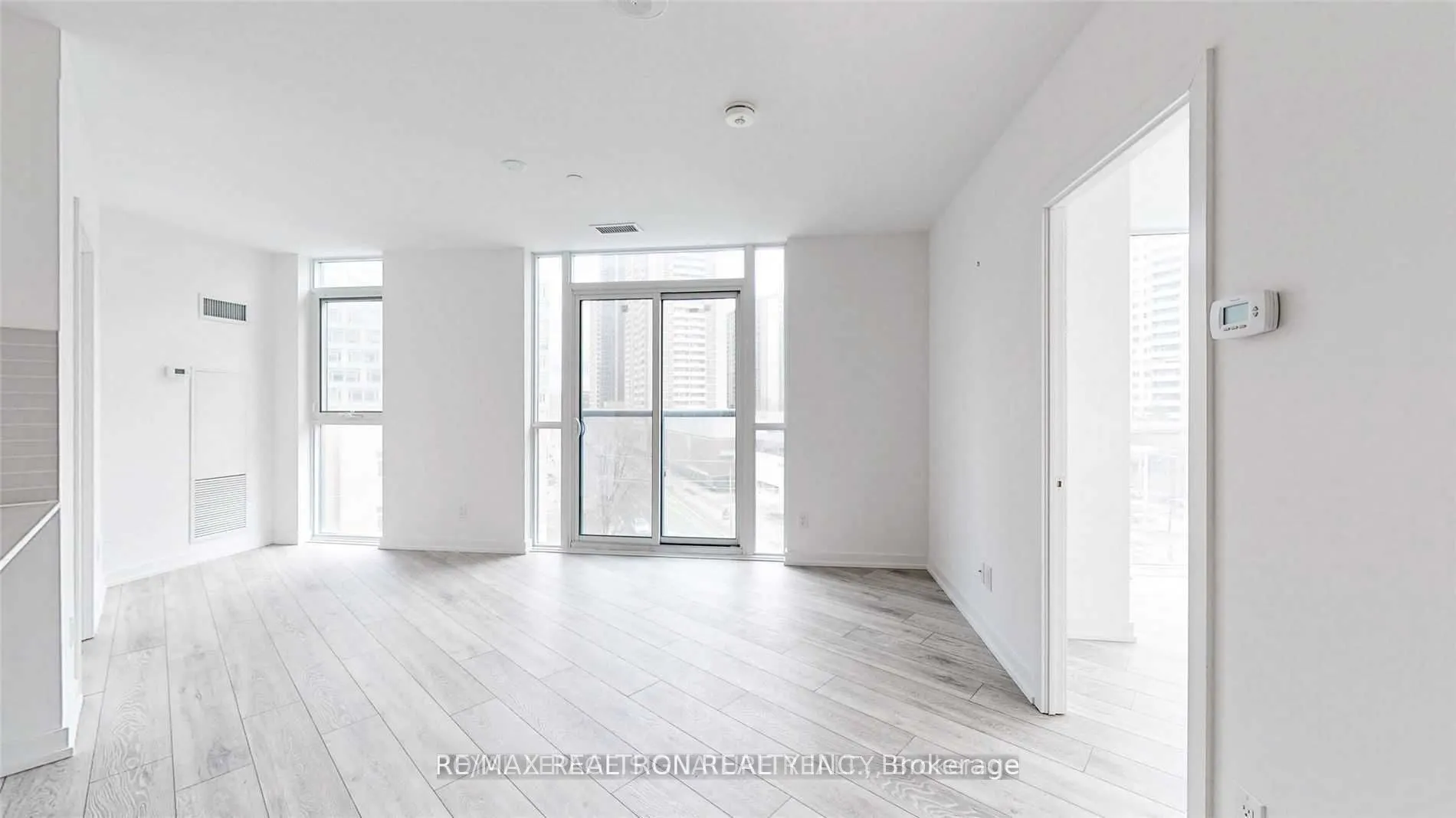 159 Wellesley Street E, #407