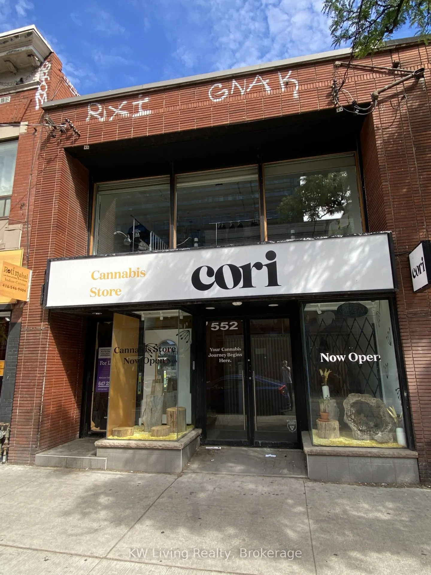 552 Queen Street W