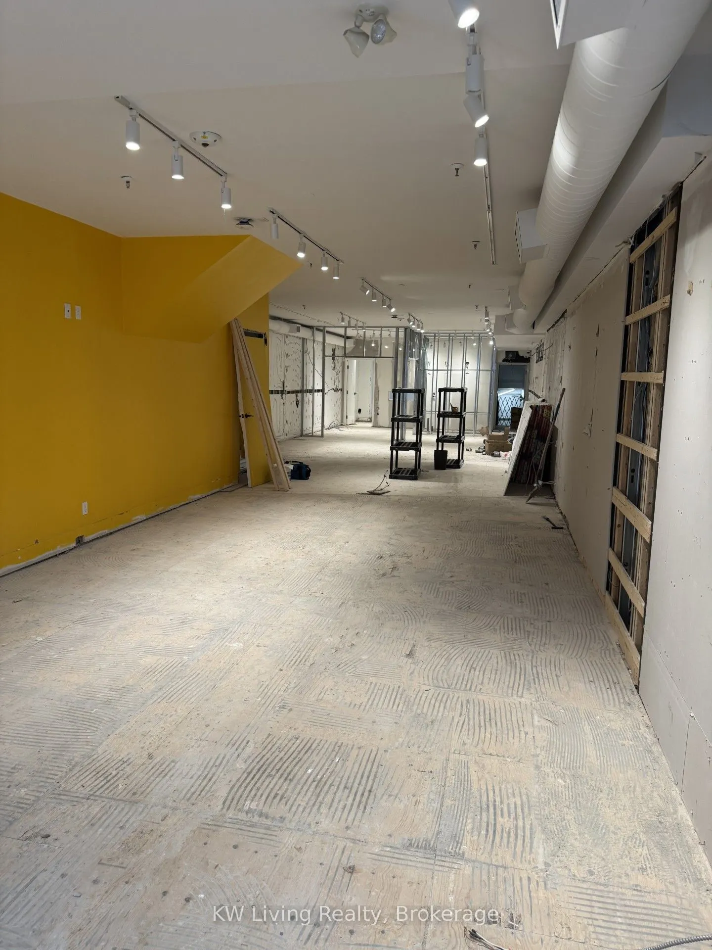 552 Queen Street W
