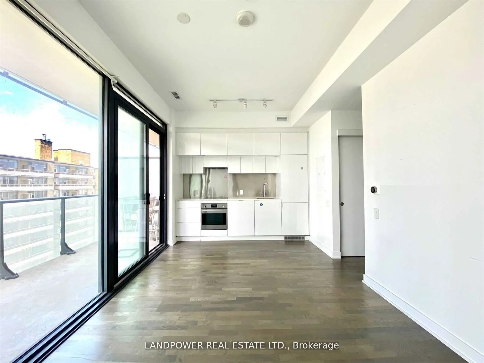 185 Roehampton Avenue, #804