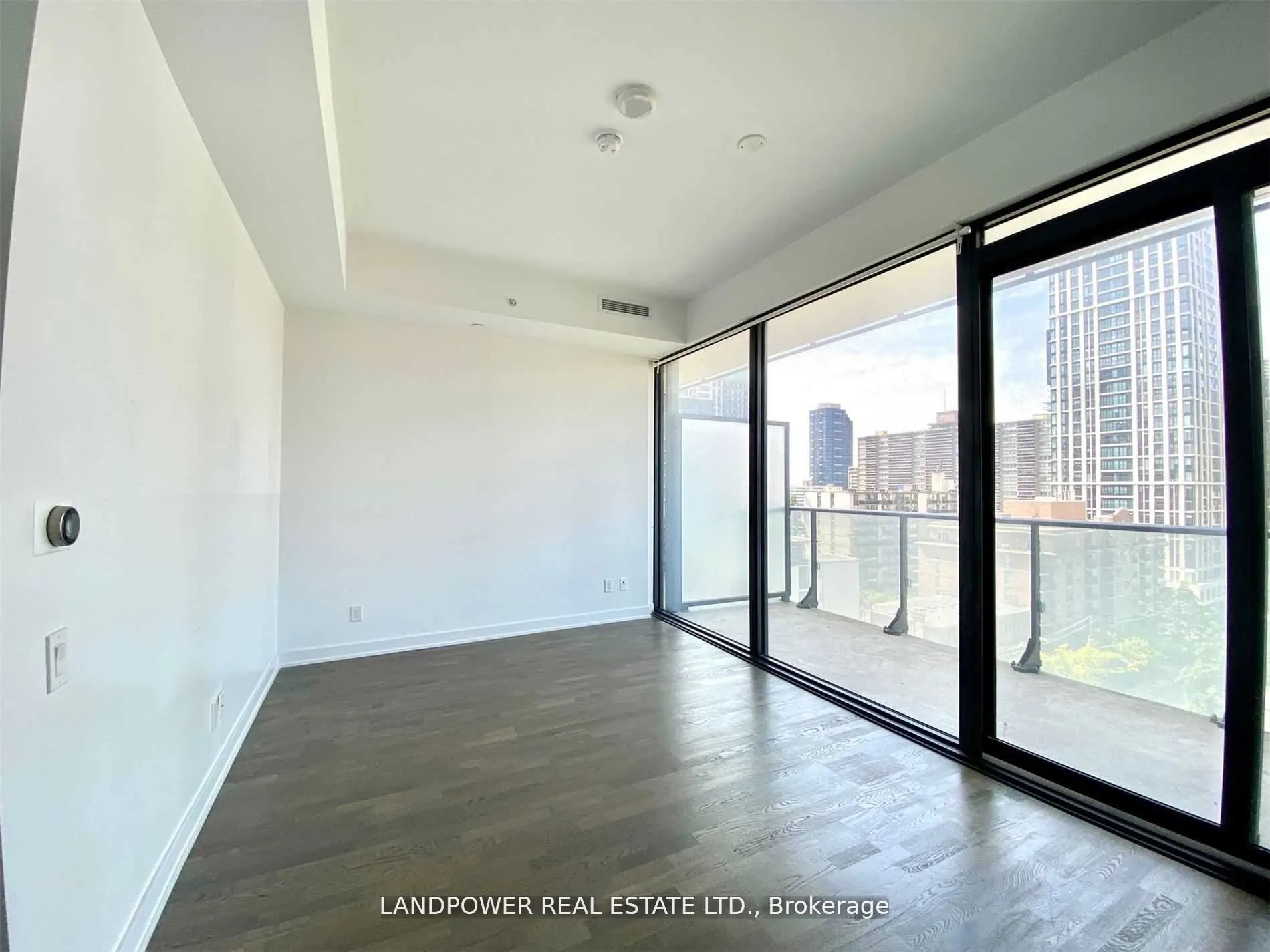 185 Roehampton Avenue, #804