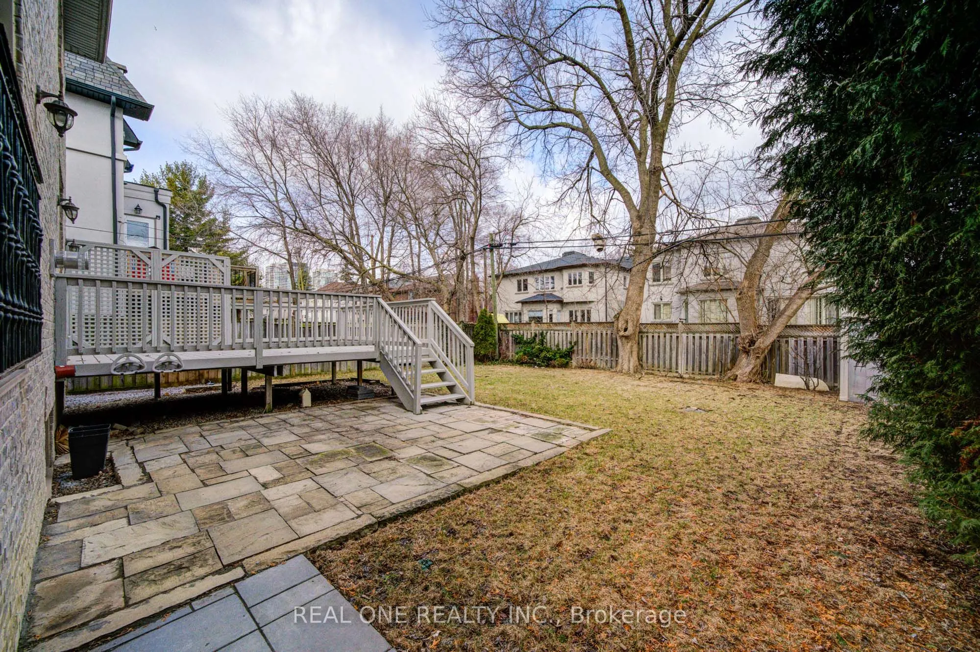 210 Maplehurst Avenue