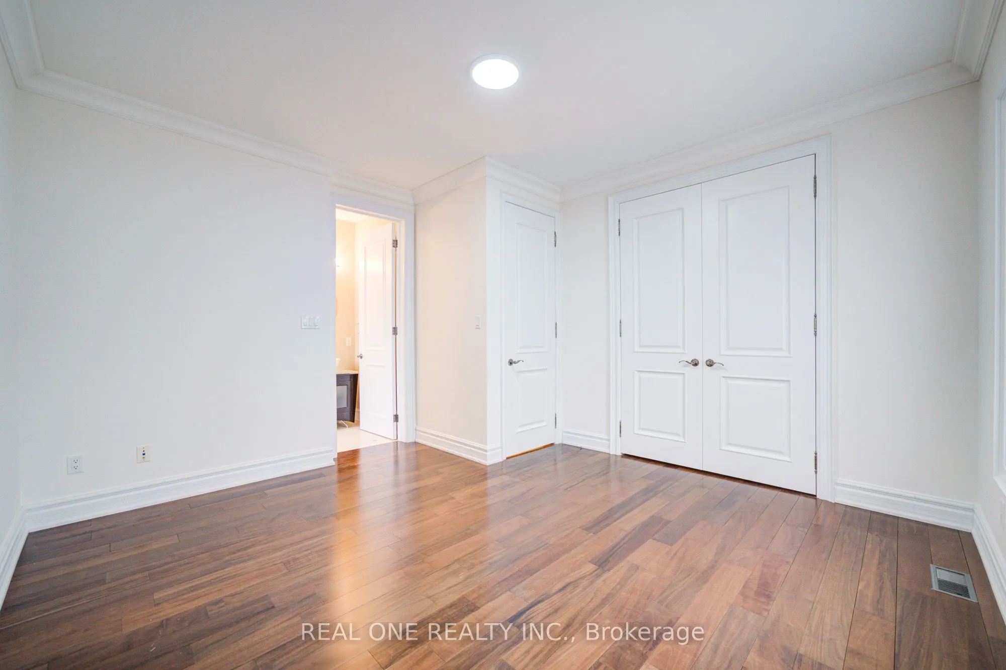 210 Maplehurst Avenue