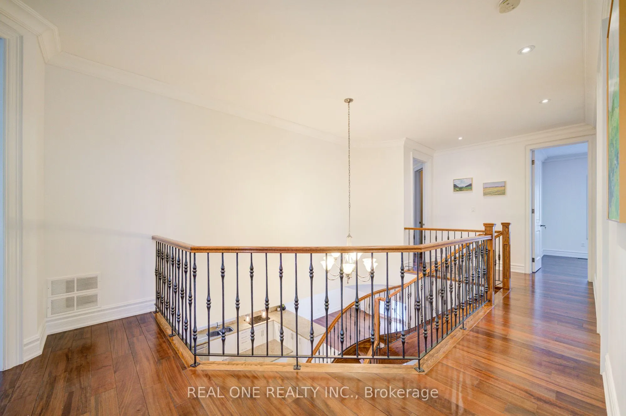 210 Maplehurst Avenue