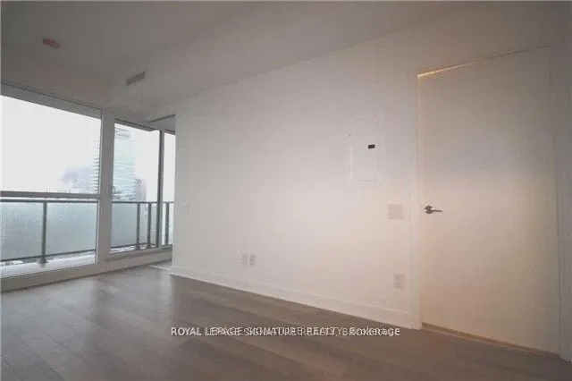 290 Adelaide Street W, #3409