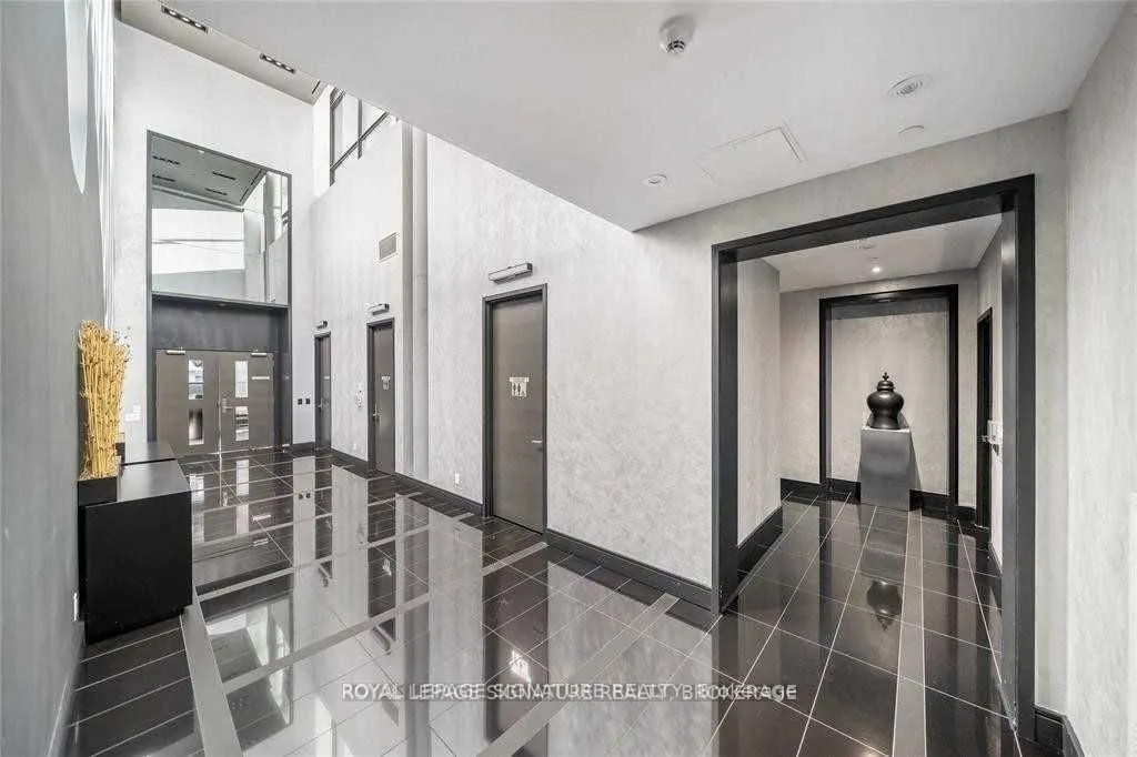 290 Adelaide Street W, #3409