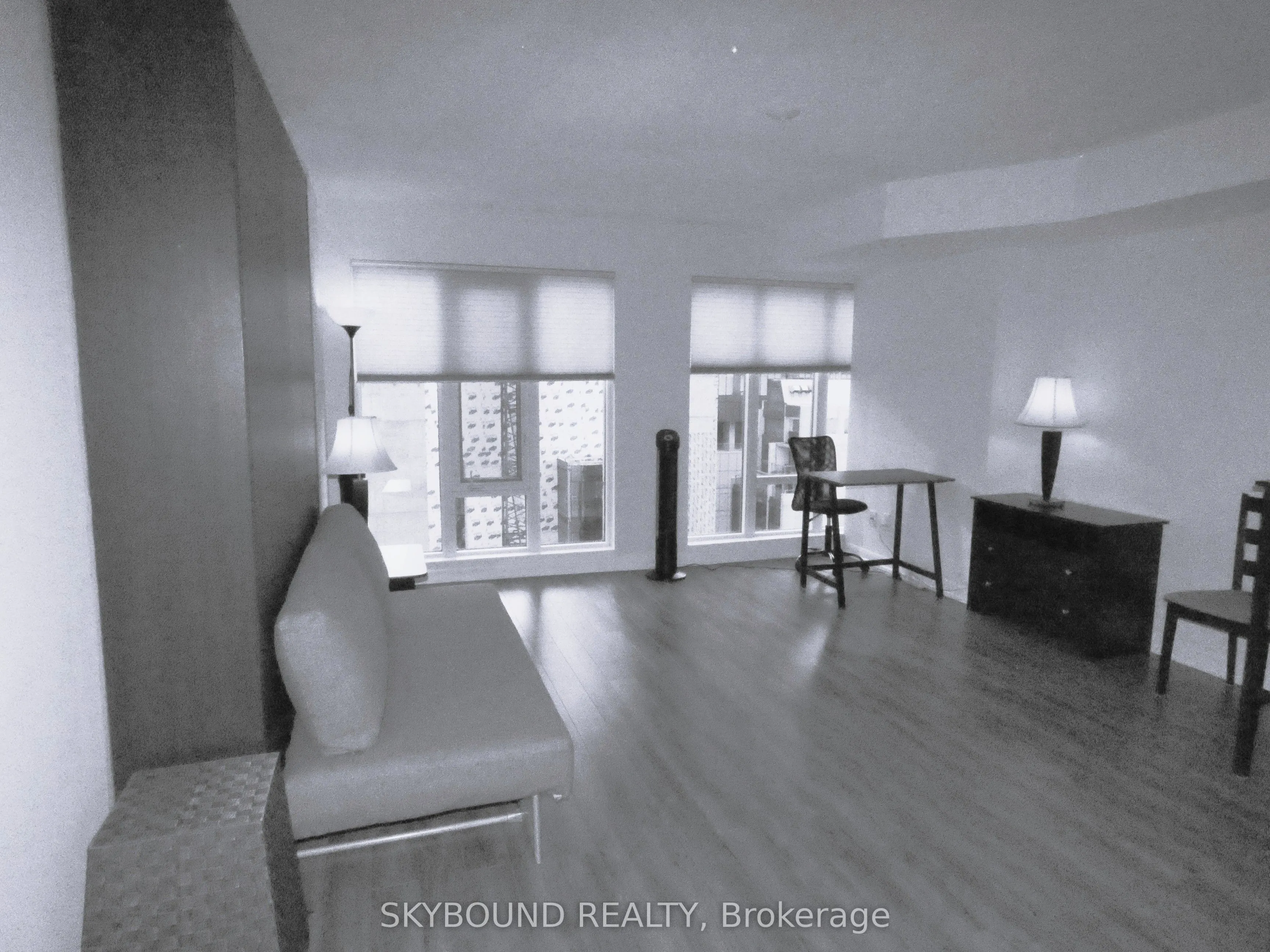 200 Victoria Street, #1615